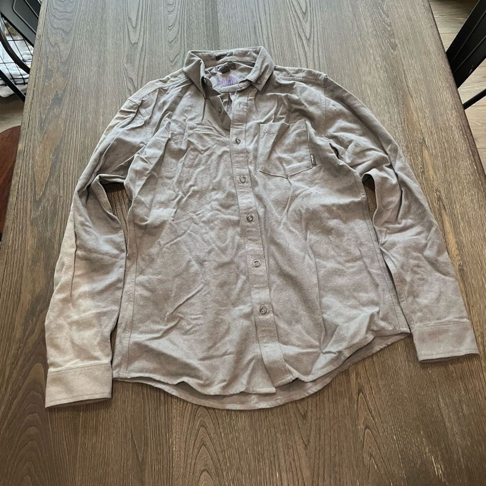 Eddie Bauer NWOT Eddie Bauer Classic Fit Taupe Button Front Shirt Size M Size US M / EU 48-50 / 2 - 1 Thumbnail