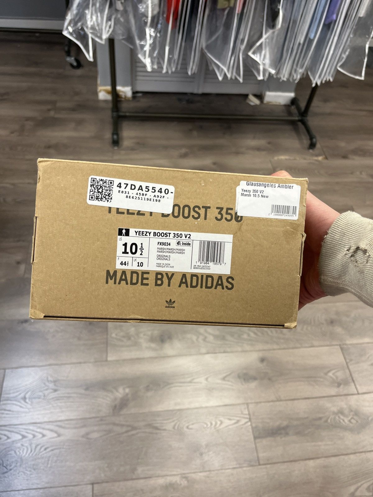 Adidas Yeezy 350 V2 Marsh Size US 10.5 / EU 43-44 - 6 Thumbnail