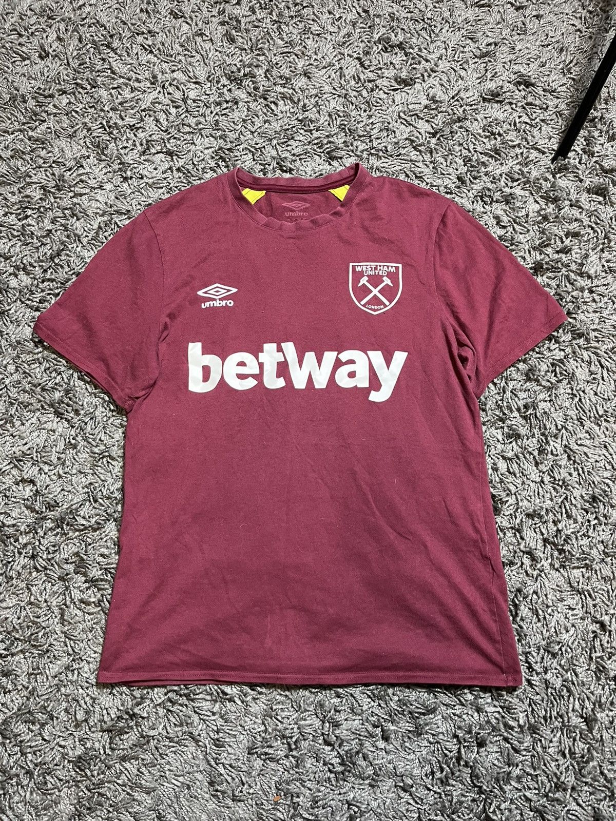 Umbro UMBRO WEST HAM COTTON FOOTBALL ADULT SOCCER JERSEY SHIRT Size US M / EU 48-50 / 2 - 1 Thumbnail
