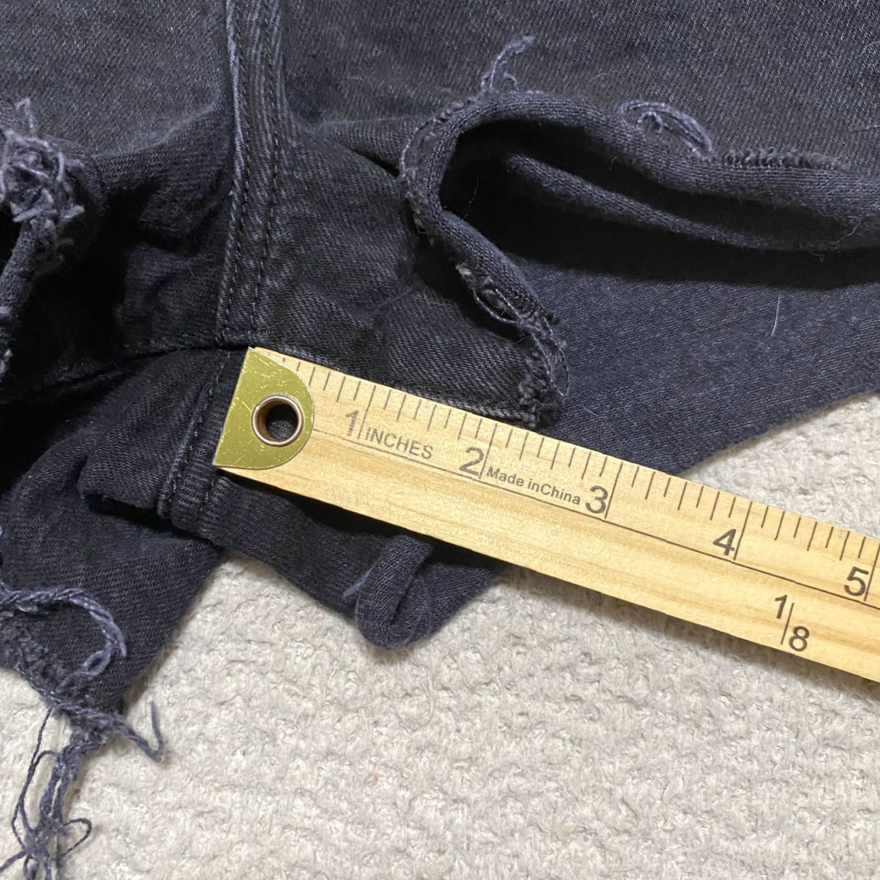 Levi's Levi's Womens 26 Jeans Shorts High Rise Cut-Off Inseam 2" Black Denim Stretch Pockets 5-Pocket Womens Casual - Size 26" / US 2 / IT 38 - 5 Thumbnail