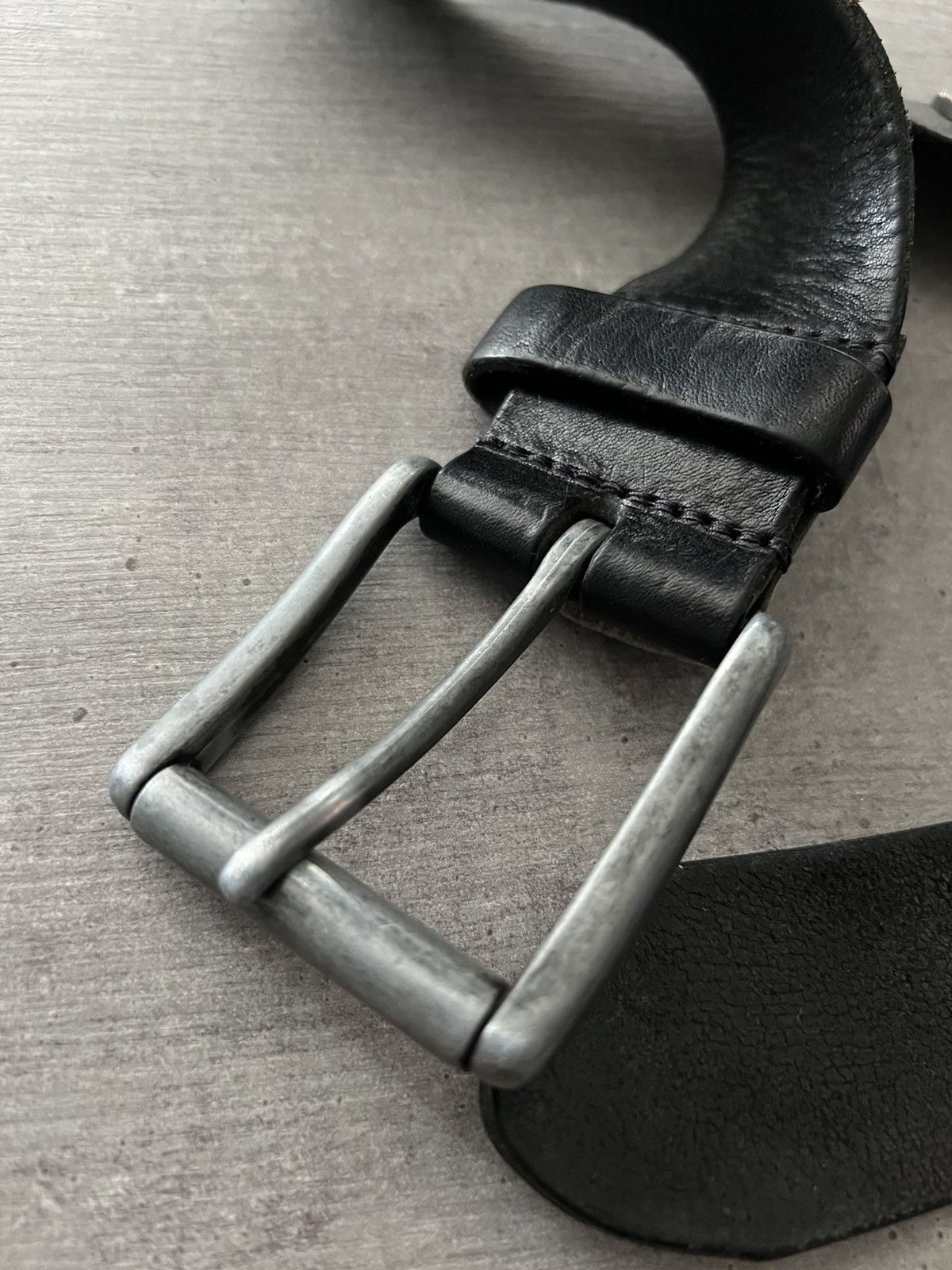 ‼️FREE WW SHIPPING‼️ Vintage KAPORAL Avant-garde leather belt.