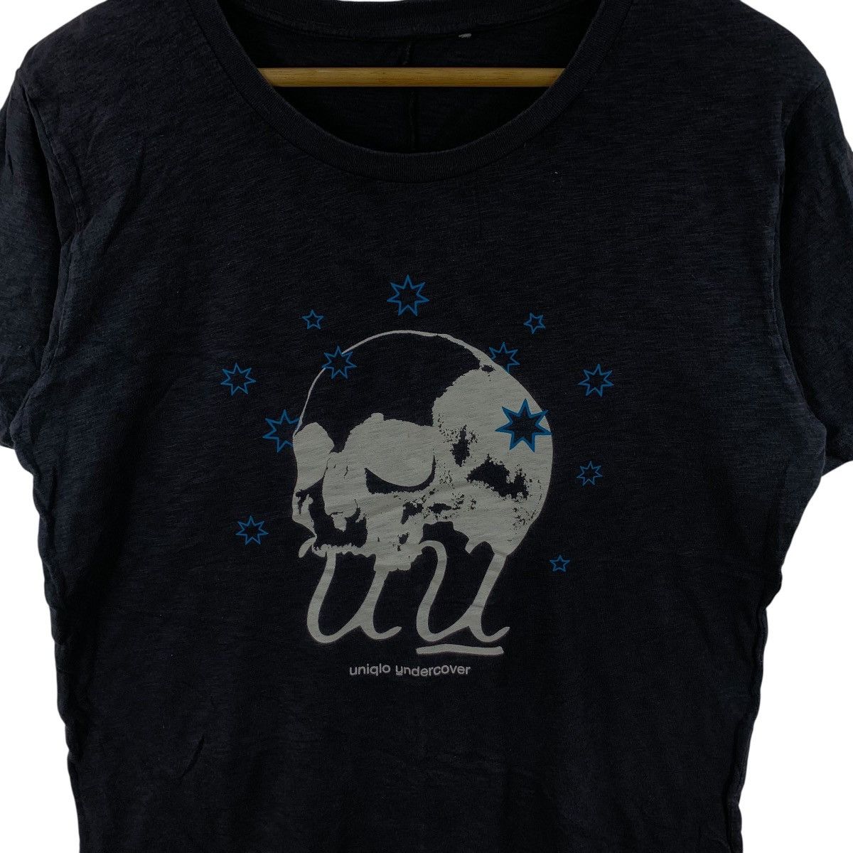 Uniqlo UNIQLO x UNDERCOVER UU Collaboration Skull Surrounded Logo Size US L / EU 52-54 / 3 - 6 Thumbnail