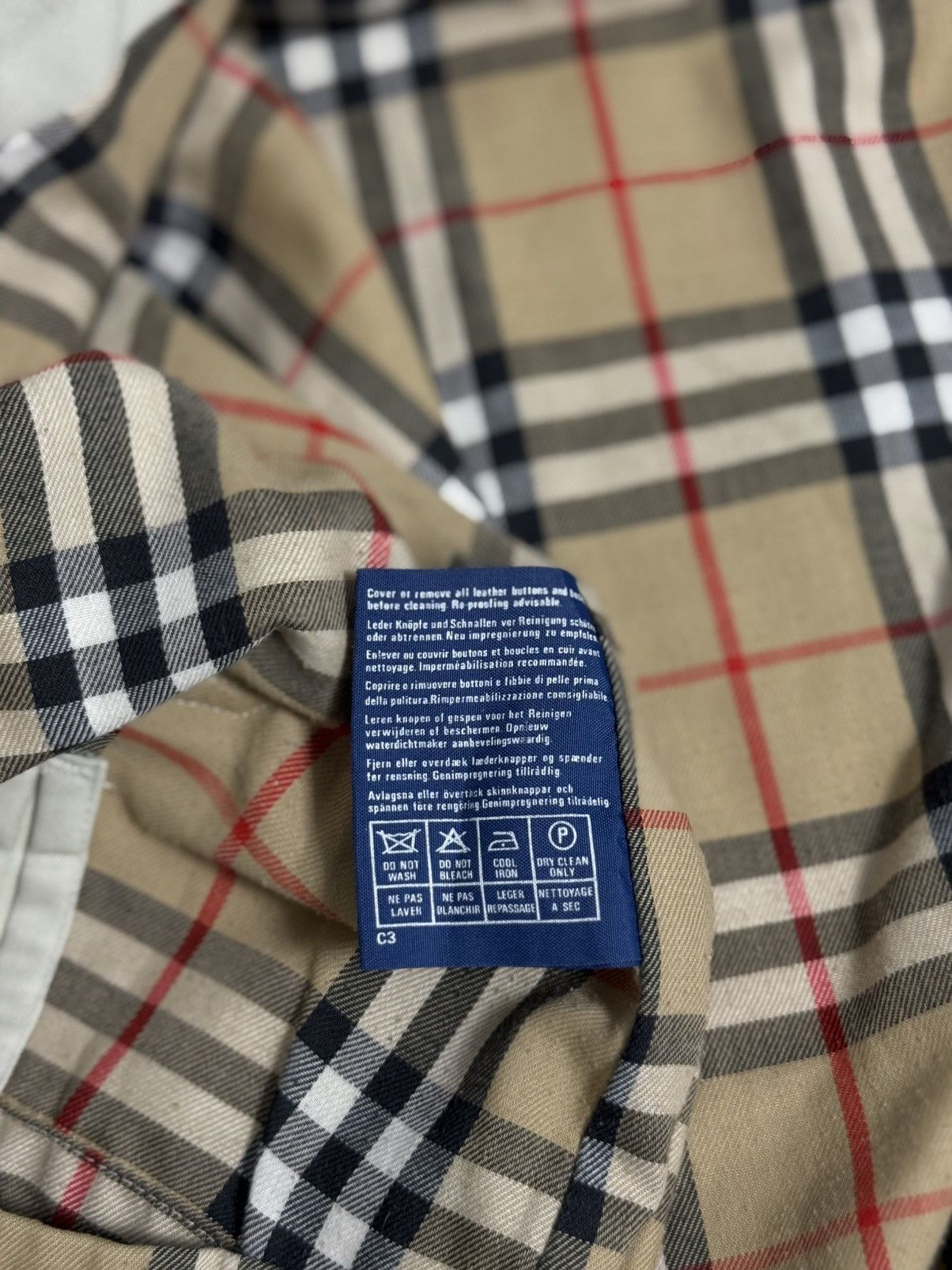 Burberry Vintage 90’s Burberry’s nova check men’s trench coat Size US L / EU 52-54 / 3 - 18 Thumbnail