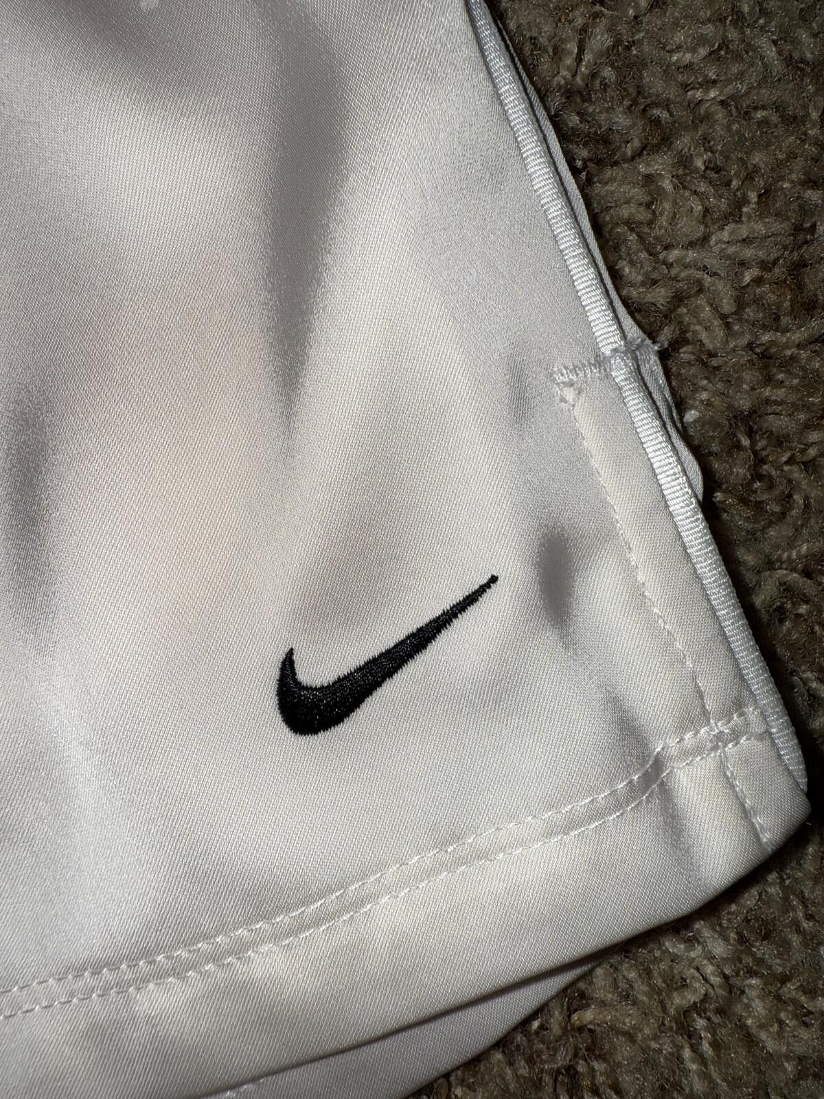 Nike Nike Sportswear Women's Loose Mid-Rise Satin Shorts Sample Size 28" / US 6 / IT 42 - 4 Thumbnail