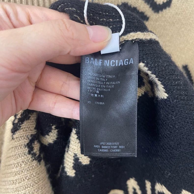 Balenciaga Balenciaga Full Print Letter Sweater, Size XS Size US XS / EU 42 / 0 - 4 Thumbnail