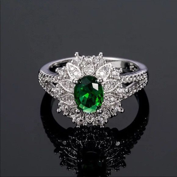Other New Luxury 925 Silver Flower Emerald Diamond Ring Size ONE SIZE - 1 Thumbnail