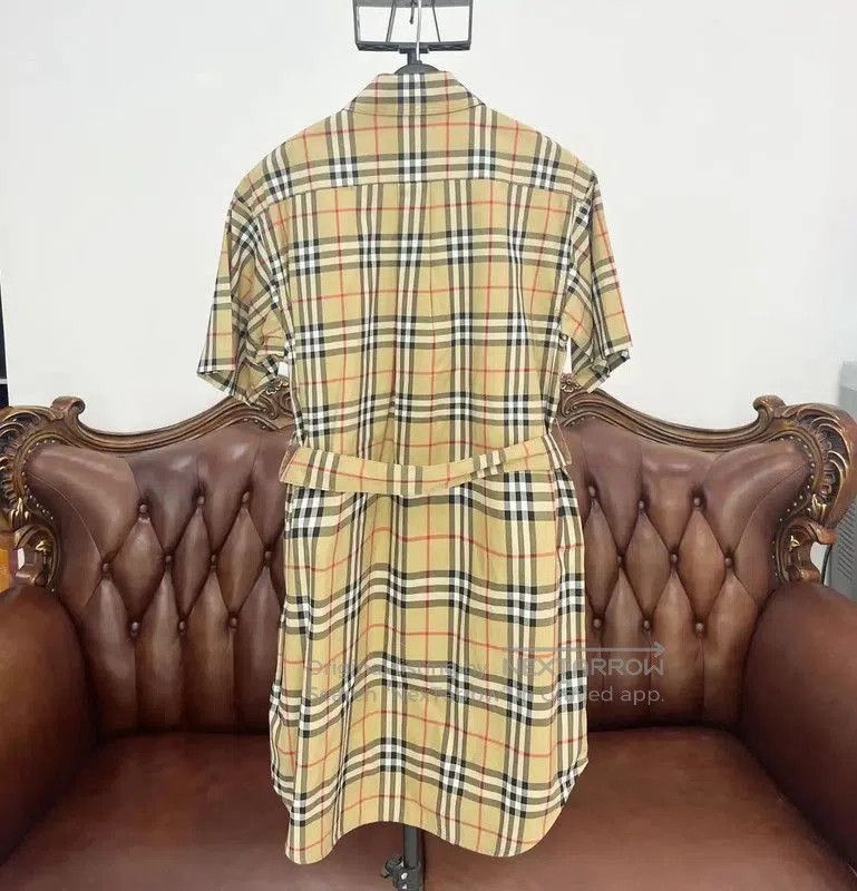 Burberry Burberry Khaki Short Sleeve Dress with Logo. Size S / US 4 / IT 40 - 2 Thumbnail