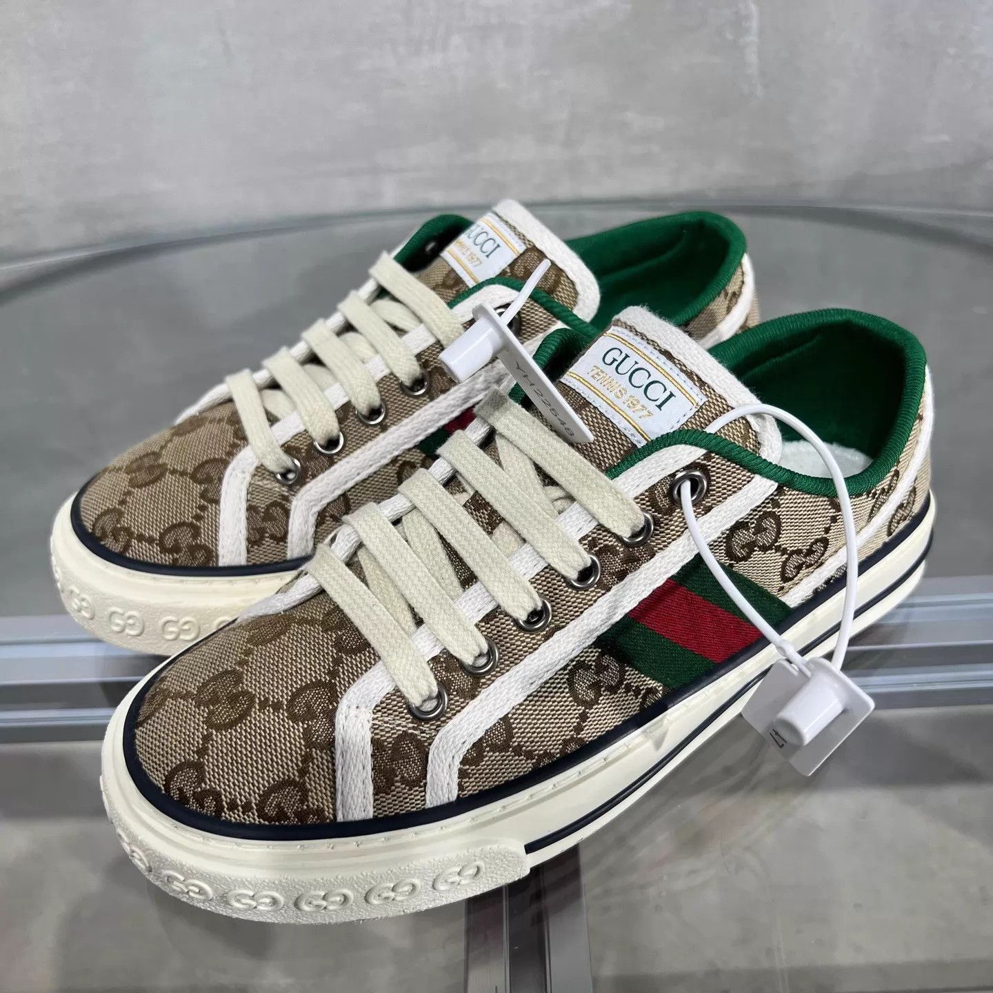 Gucci Gucci 1977 GG Supreme Monogram Women's 35 Sneakers Size US 4.5 / IT 34.5 - 2 Thumbnail