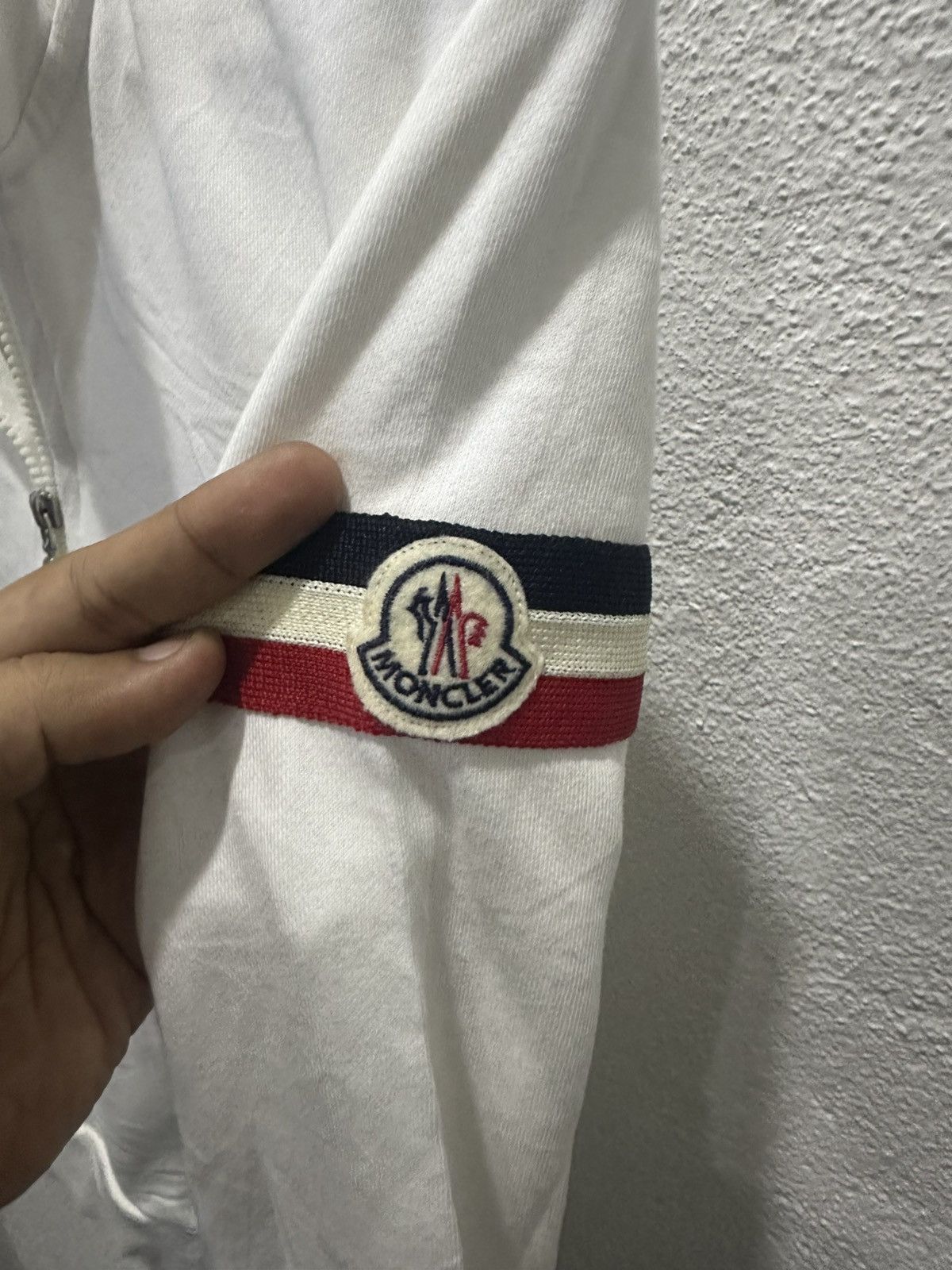 Moncler Vintage Moncler Sweater Pull Over Size S Size US S / EU 44-46 / 1 - 4 Thumbnail