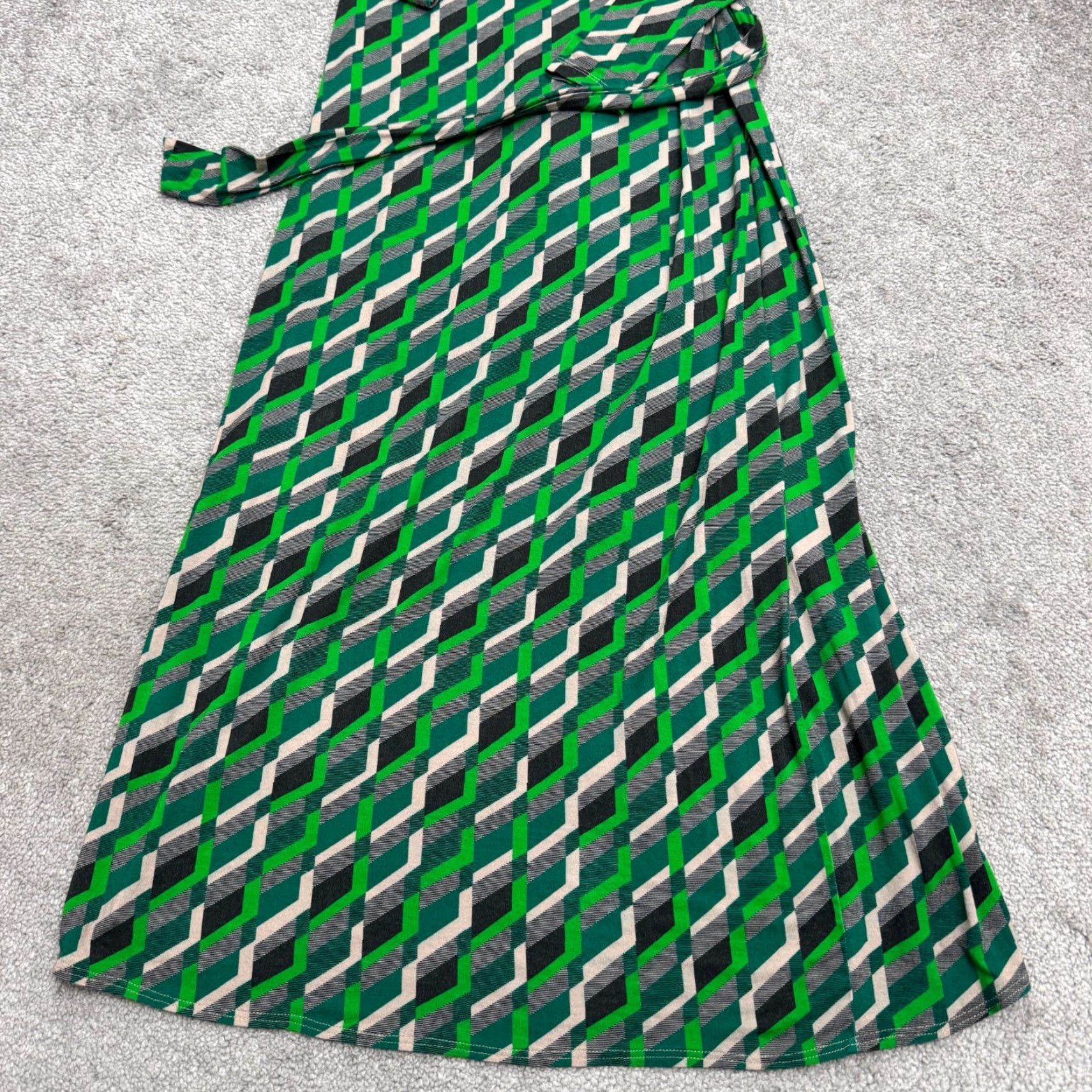 Vintage Saint + Sofia Geometric Chevron Midi Wrap Dress Womens 4 Green Asymmetric Hem Long Sleeve Square Neck Belted Dress Wrap Size S / US 4 / IT 40 - 3 Thumbnail