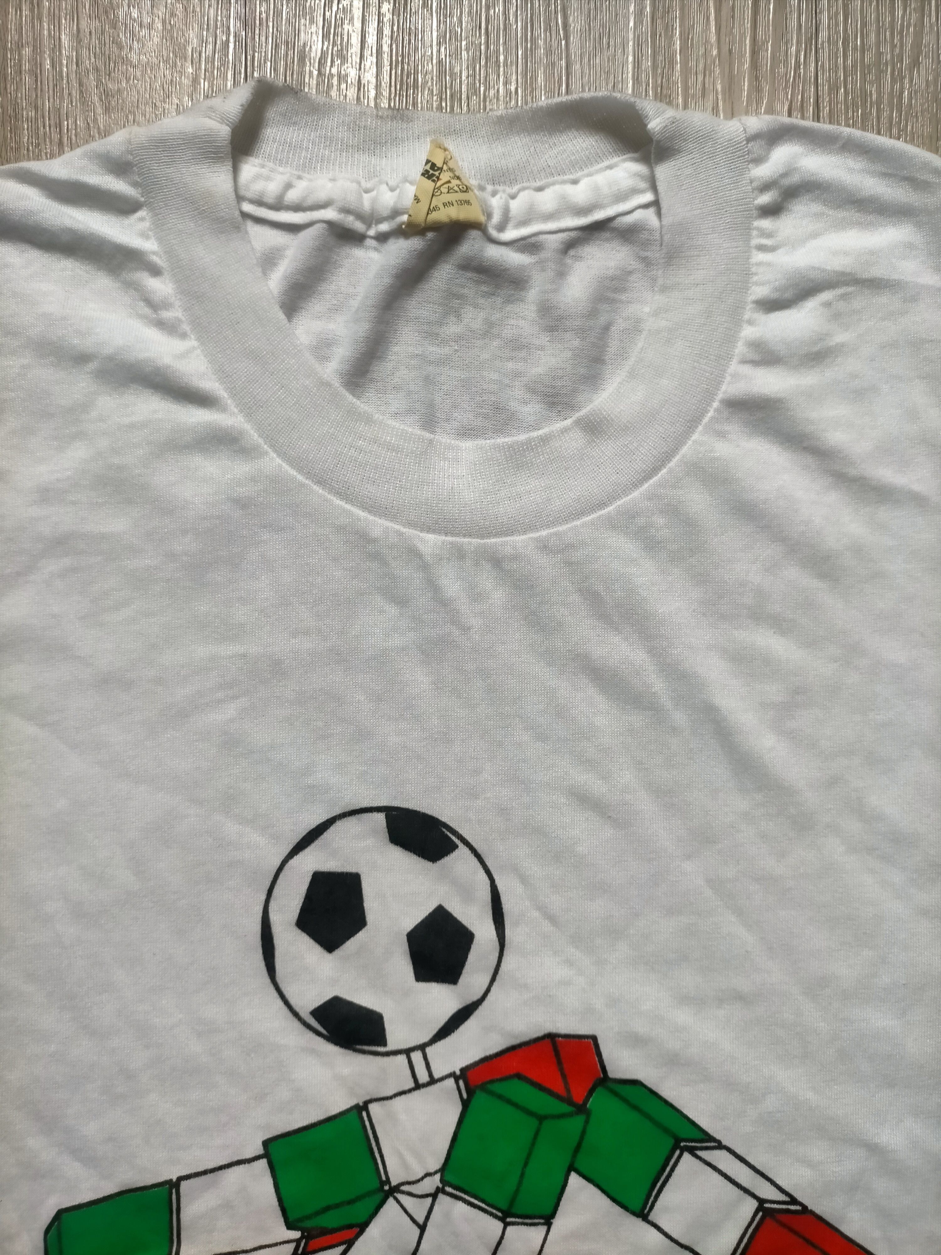 Vintage Vintage 80s Football Italia 90 white tee Size US XL / EU 56 / 4 - 6 Thumbnail