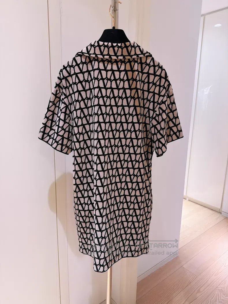 Valentino Valentino A suede dress with a full logo with V letters Size XS / US 0-2 / IT 36-38 - 2 Thumbnail