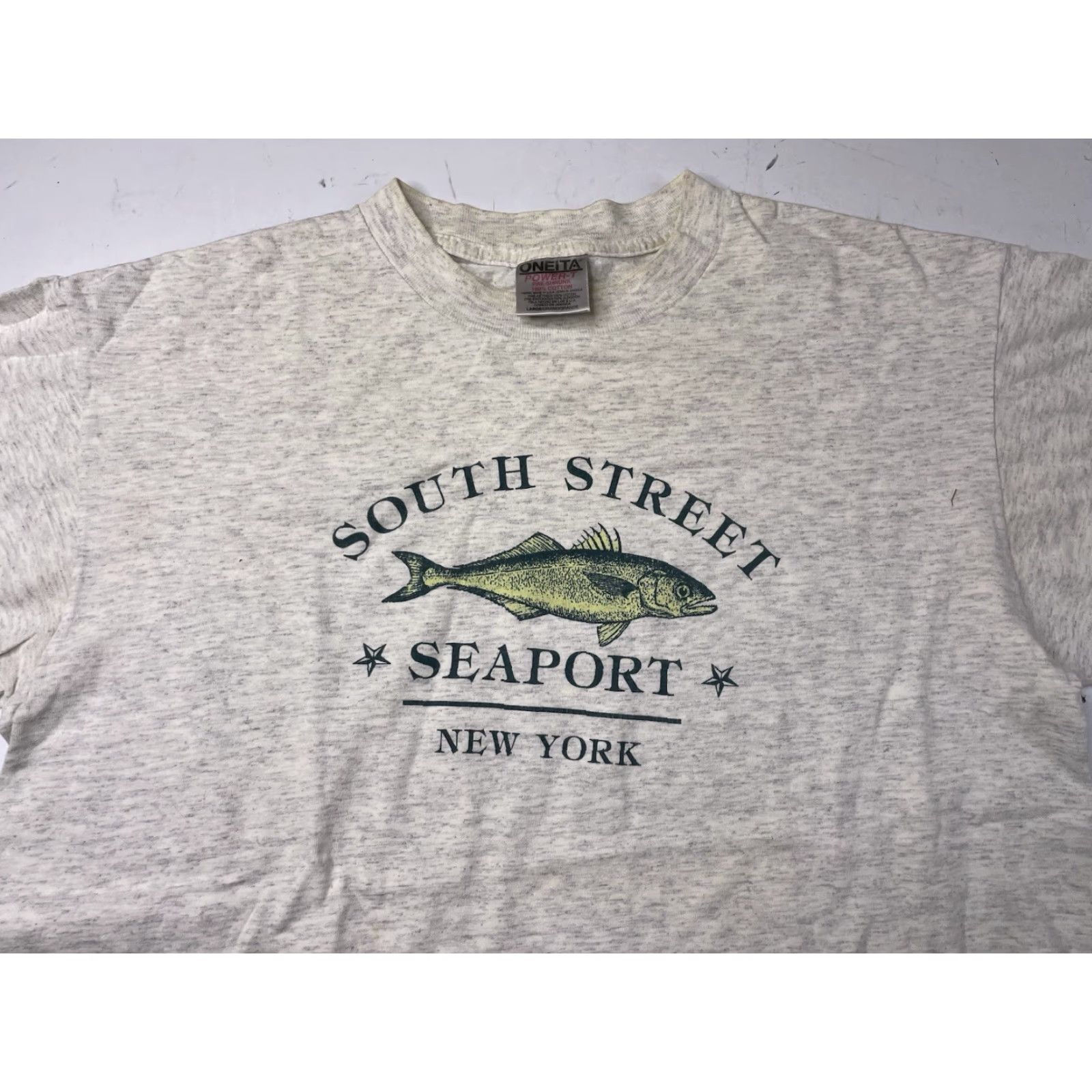 Vintage VINTAGE South Street Seaport New York T Shirt Single Stitch Mens Large Y2K Size US L / EU 52-54 / 3 - 2 Thumbnail
