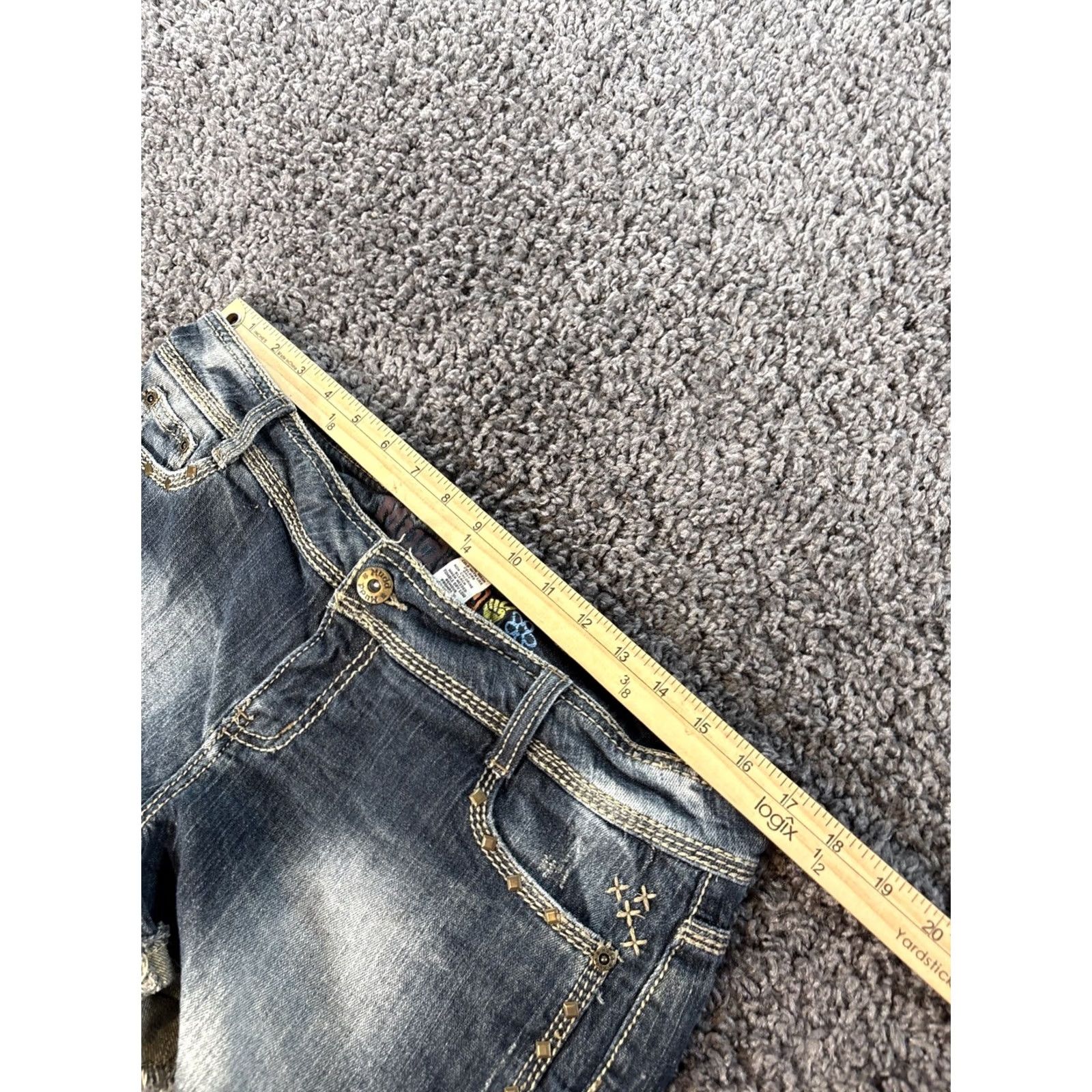 Vintage VINTAGE Mudd Shorts Womens 34 Low Rise Med Wash Distressed Studded Y2K Aztec Embroidered Denim Cut-Off Mens? Size 24" / US 00 / IT 34 - 4 Thumbnail