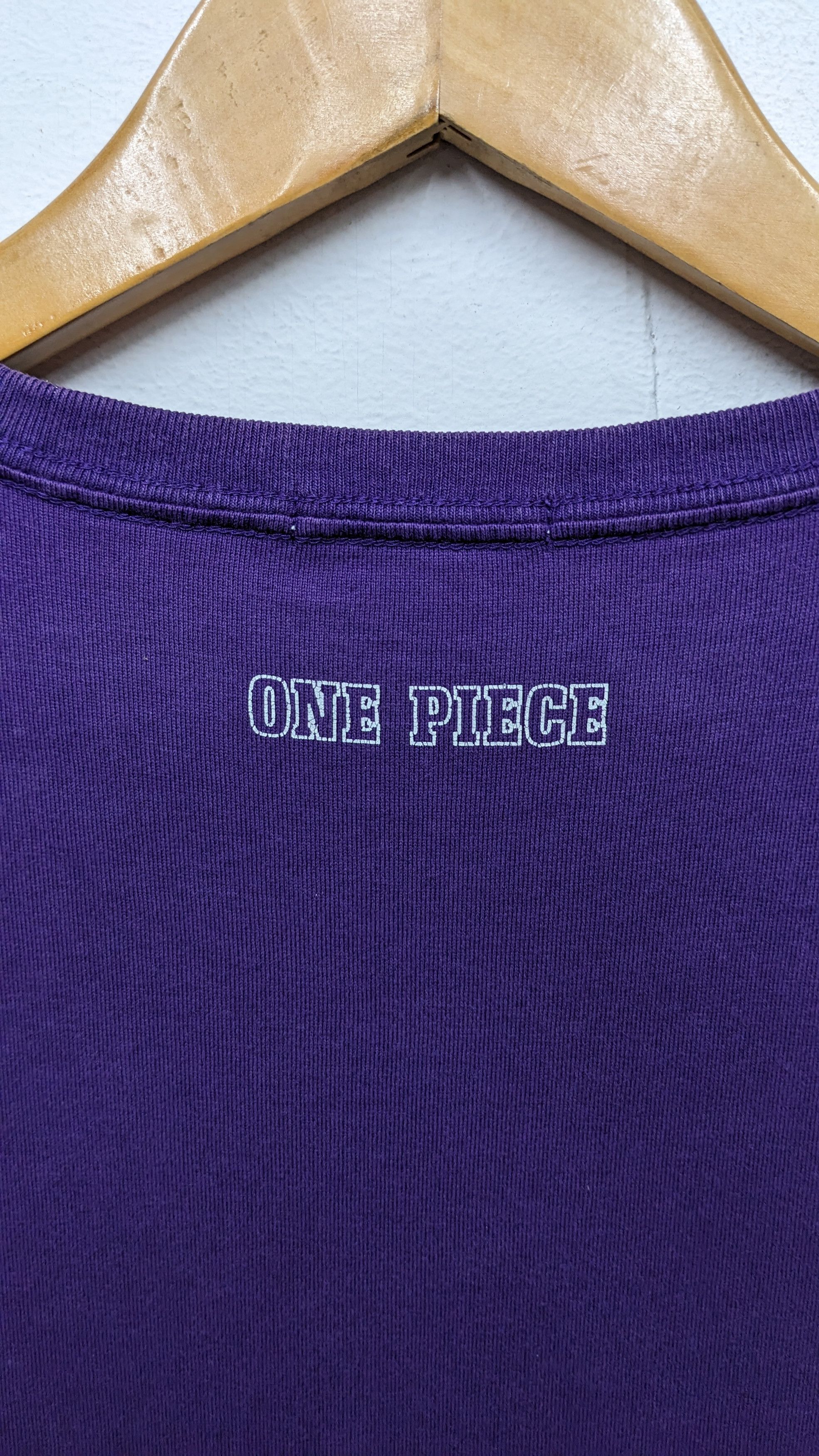 Anime Uniqlo X One Piece Anime Tshirt Size US M / EU 48-50 / 2 - 4 Thumbnail