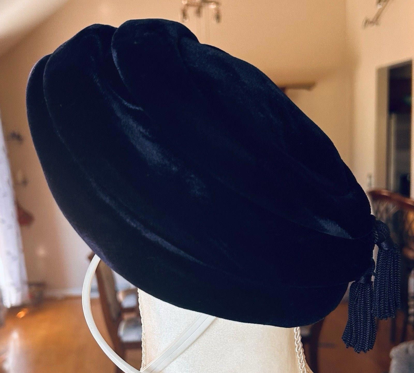 Other XS 1940s Valerie Modes dark blue Velvet Hat Elegant USA Size ONE SIZE - 4 Thumbnail