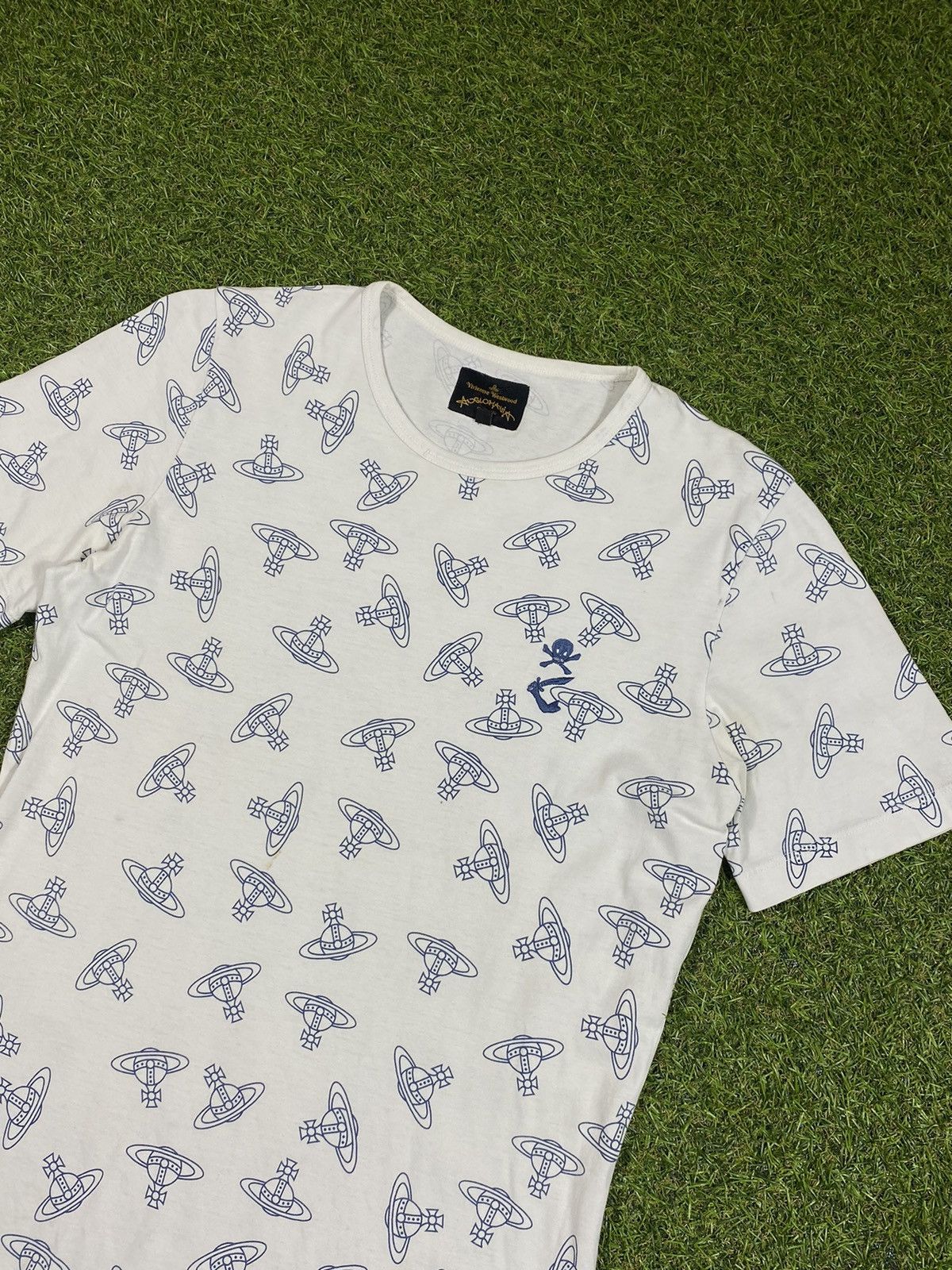 Vivienne Westwood Vivienne Westwood Anglomania Time Machine Orb tee size M Size US M / EU 48-50 / 2 - 2 Thumbnail