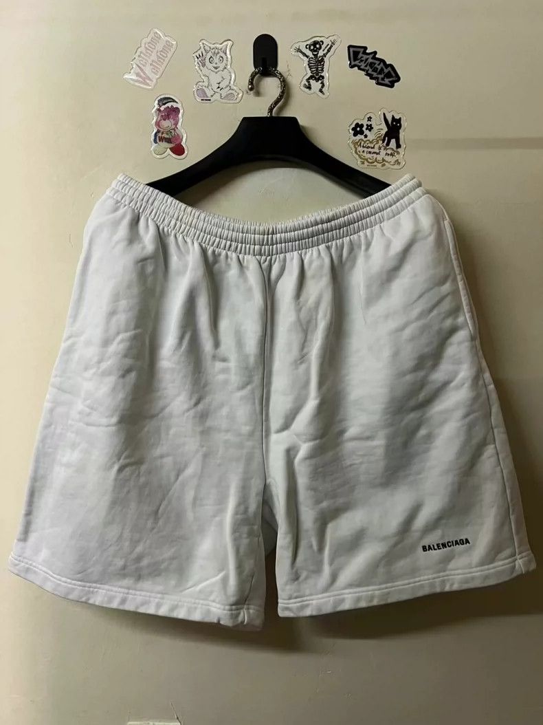 Balenciaga Balenciaga size M Embroidered Small Logo Short Pants Size Size US 27 - 1 Thumbnail