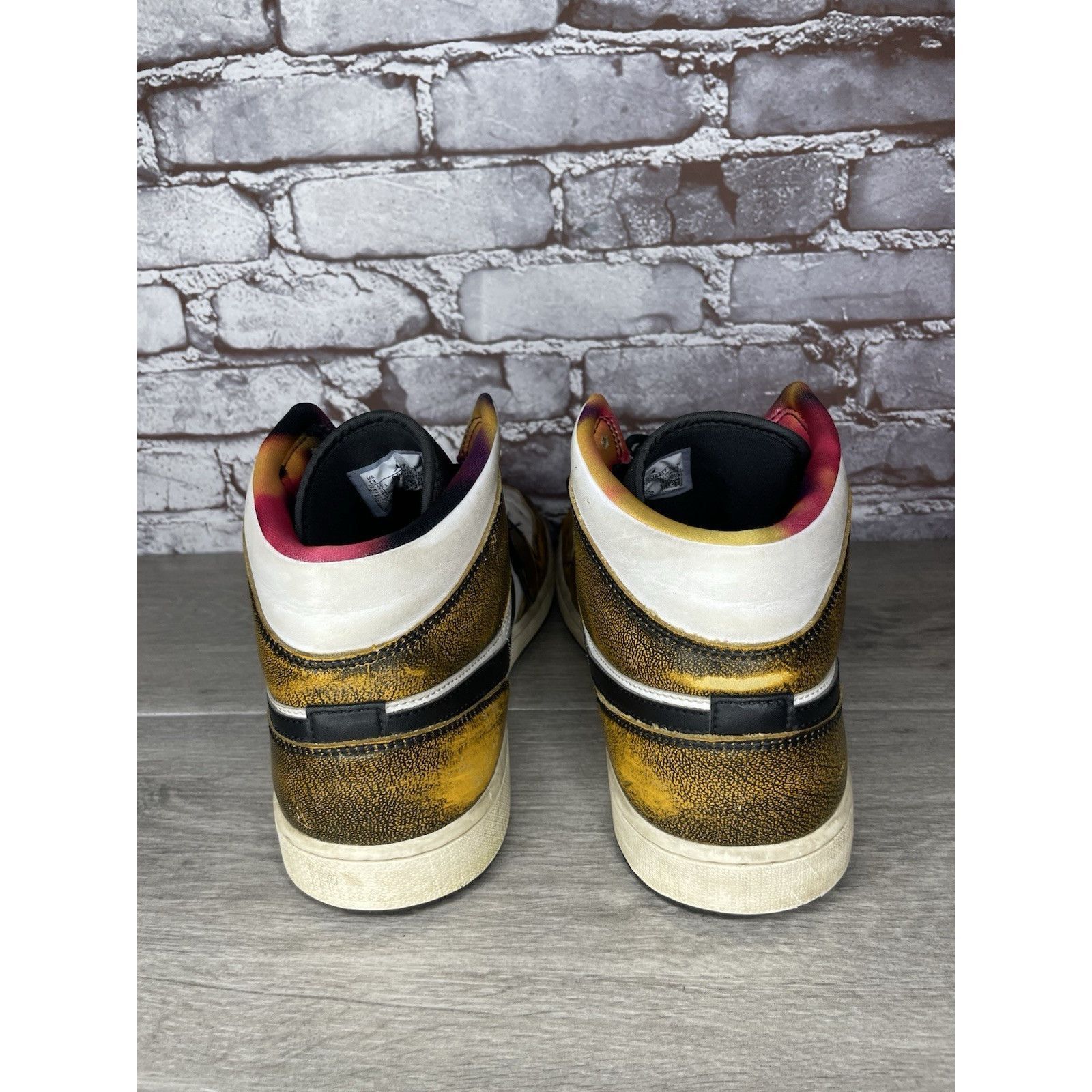 Jordan Brand Air Jordan 1 SE Mid Wear Away Taxi Basketball Shoes Men 13M Size US 13 / EU 46 - 4 Thumbnail