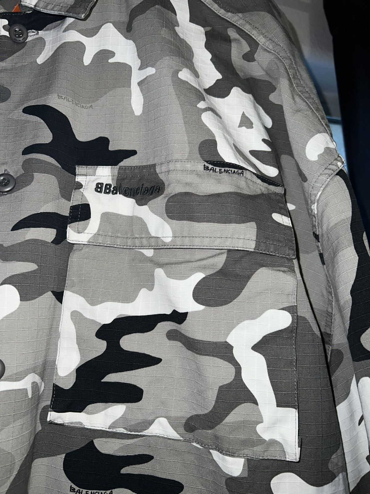 Balenciaga Balenciaga BNWT White Camo Button Up *FINAL DROP* Size US M / EU 48-50 / 2 - 3 Thumbnail