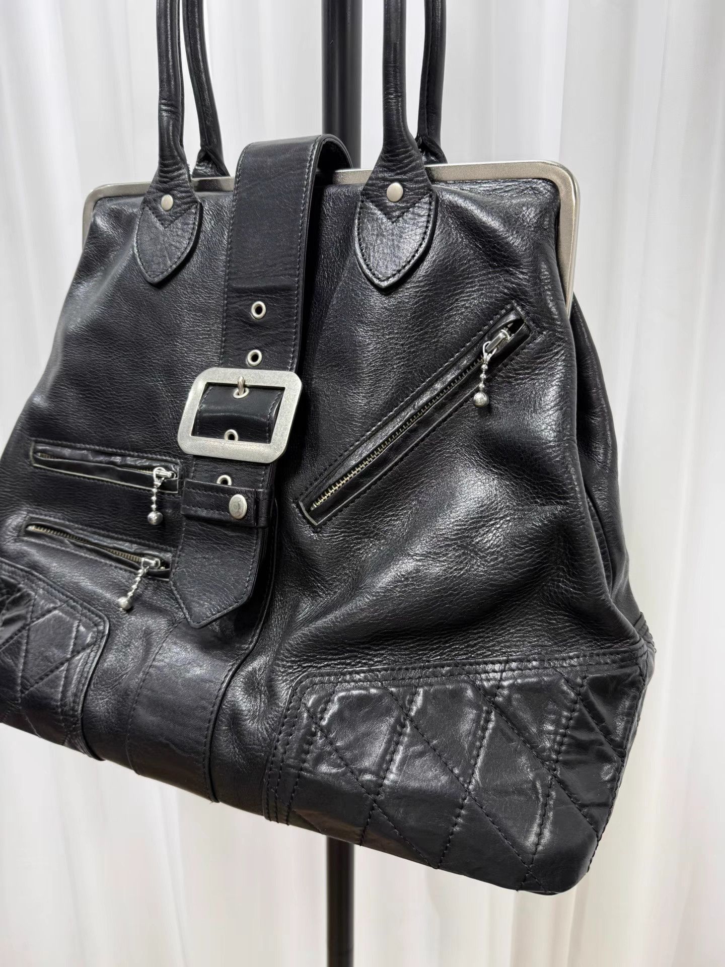 Junya Watanabe Junya Watanabe Biker Cowhide Gold-Tone Buckle Handbag K20 Size ONE SIZE - 3 Thumbnail