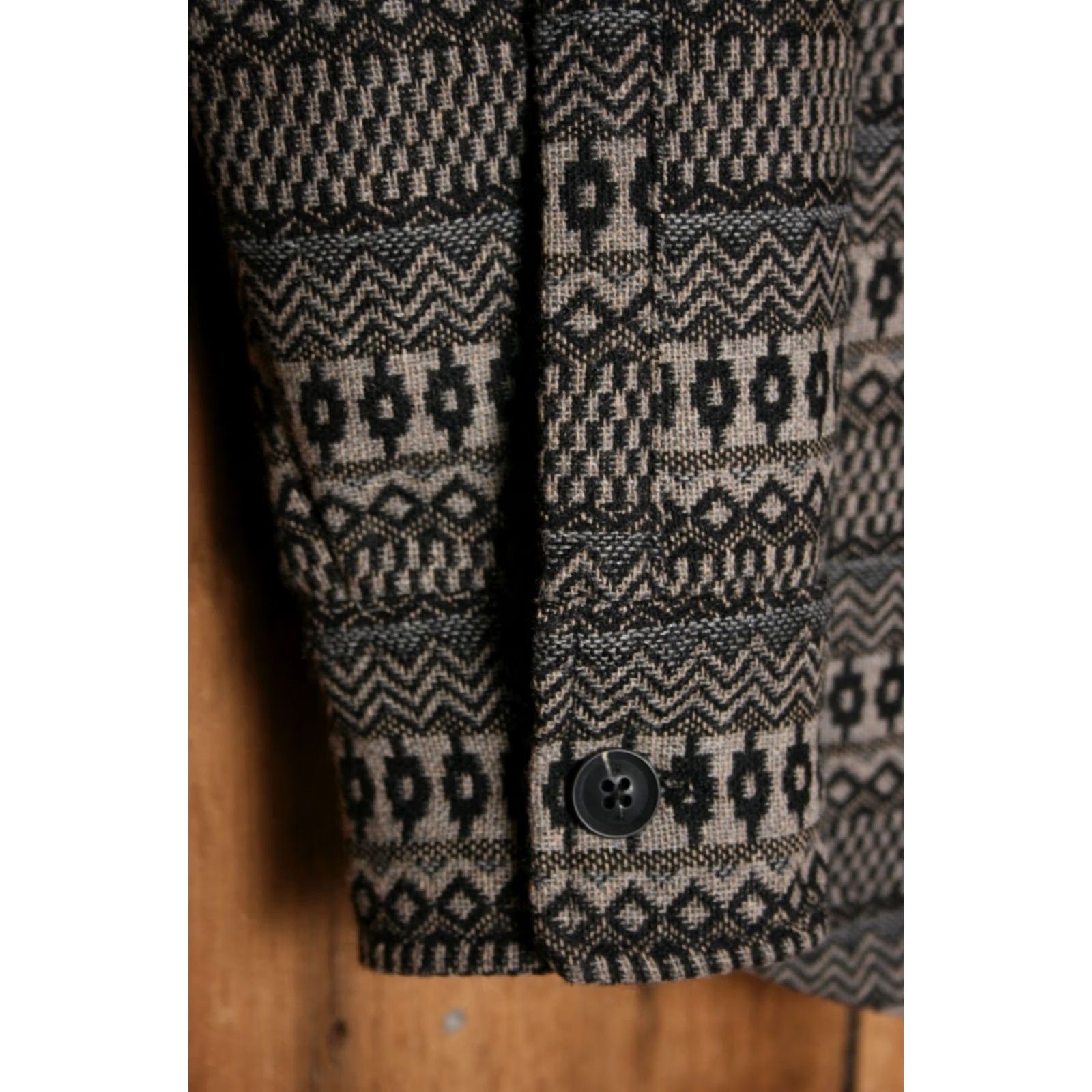 Banana Republic BANANA REPUBLIC Geometric Wool Blend Quilt Lined Shacket Shirt Jacket Sz. M Mens Multicolor Geometric Wool Blend Shacket 90s? Shirt Jacket M Mens Size US M / EU 48-50 / 2 - 4 Thumbnail