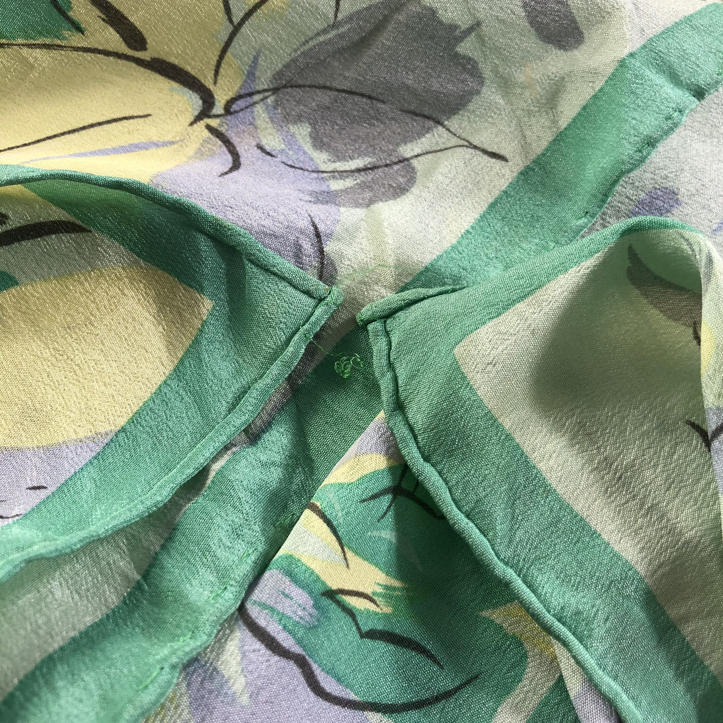 Pierre Cardin Vintage Pierre Cardin Floral Hand Rolled Silk Scarf M954 Size ONE SIZE - 4 Thumbnail