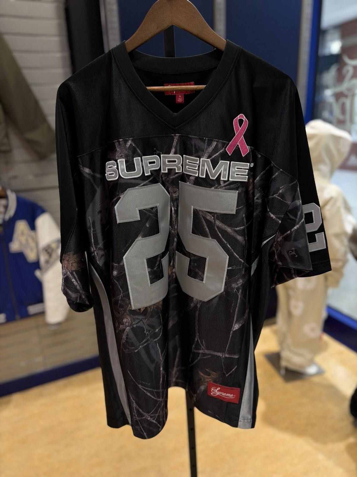 Supreme Supreme Breast Cancer Awareness Football Jersey Realtree XL Size US XL / EU 56 / 4 - 1 Thumbnail