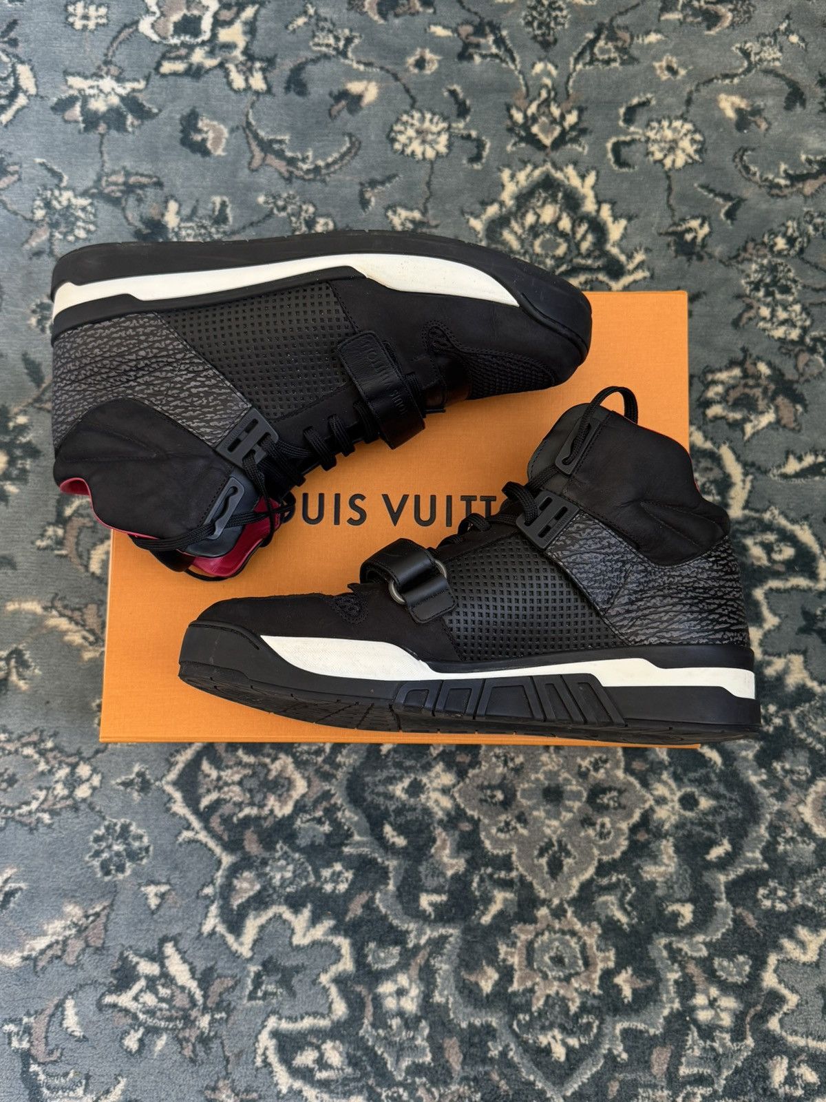 Louis Vuitton Louis Vuitton Trailblazer Sneaker with OG Box and Dustbags Size US 11 / EU 44 - 1 Thumbnail