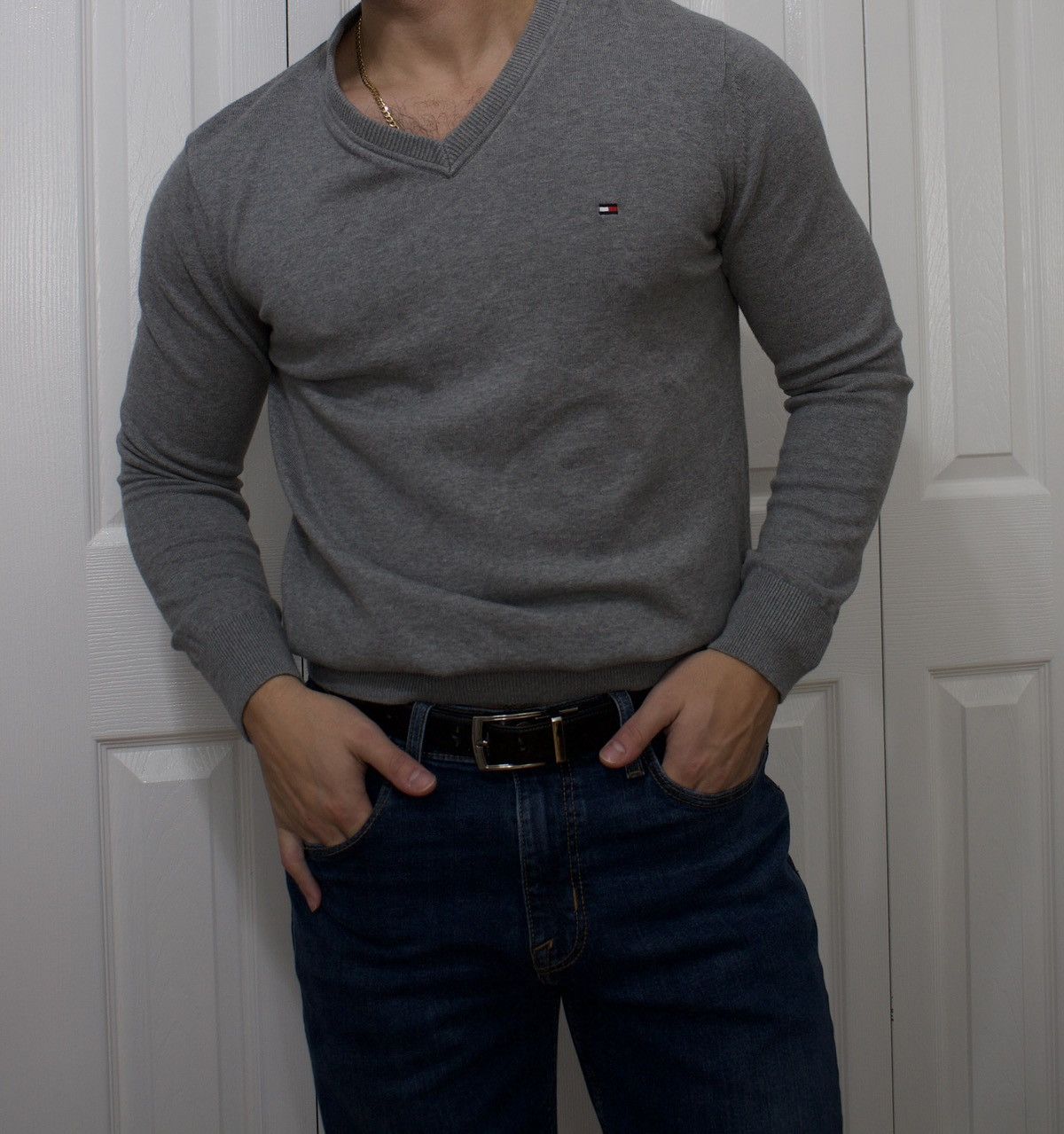 Tommy Hilfiger Tommy Hilfiger Gray V-Neck Sweater Size US M / EU 48-50 / 2 - 1 Thumbnail