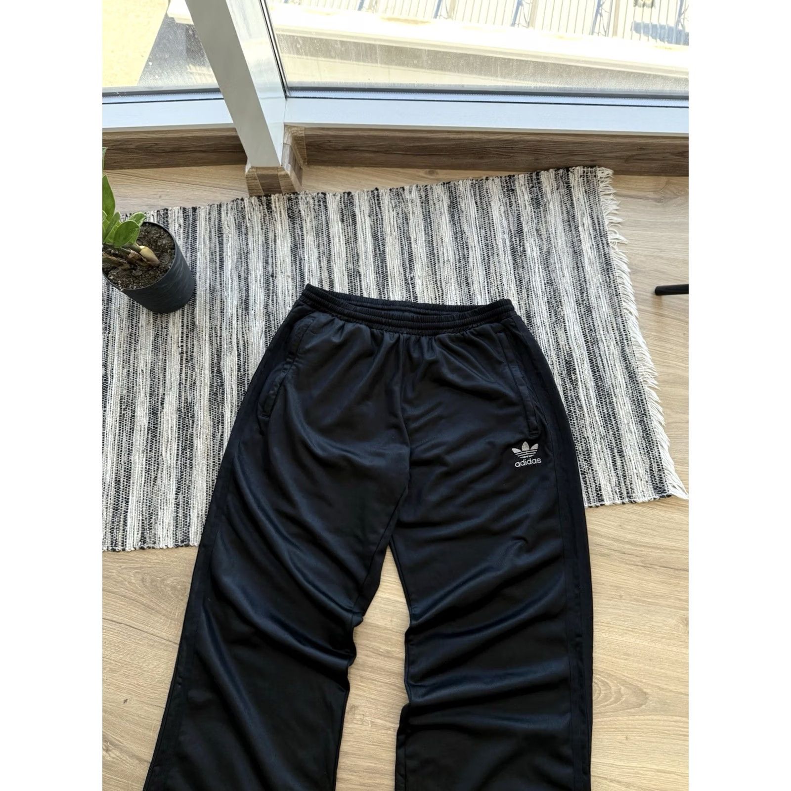 Adidas adidas Chile 62 Track Pants Mens S Black Wide-Leg Sports Pants Tracksuit Bottoms Size 36R - 2 Thumbnail