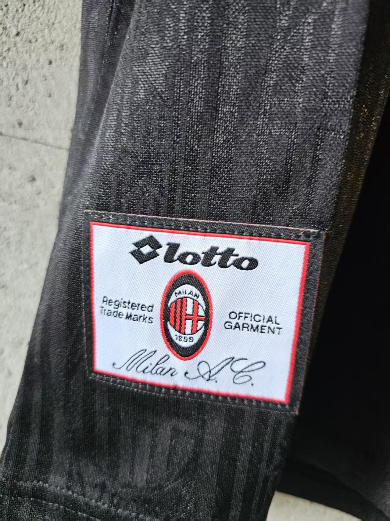 Other 1997 1998 AC Milan Jersey Black Size US L / EU 52-54 / 3 - 5 Thumbnail