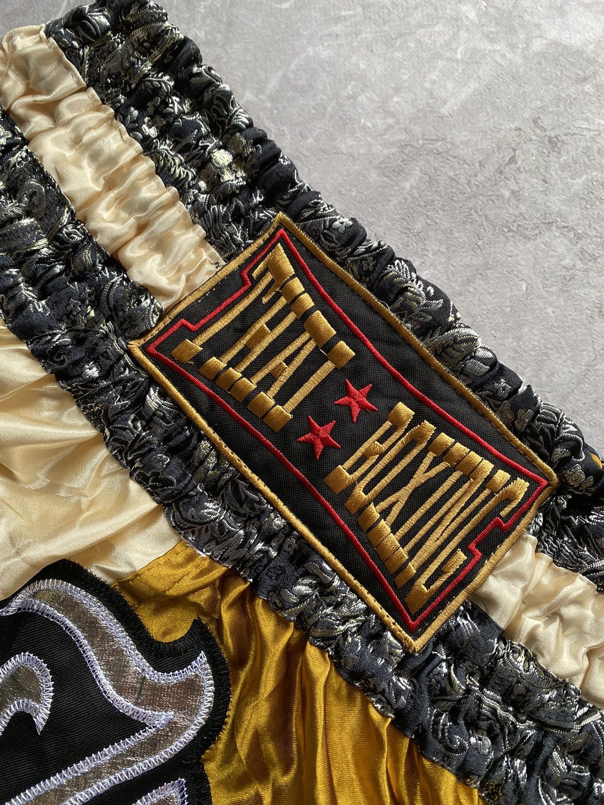 Vintage Vintage Muay Thai Boxing MMA Dragon Print Shorts Size L Size US 34 / EU 50 - 6 Thumbnail
