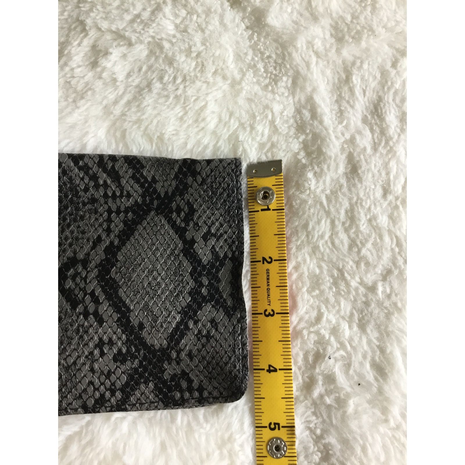 Other Gray Faux Snake Leather Metal Rings Gold Chain Crossbody Bag Size ONE SIZE - 8 Thumbnail