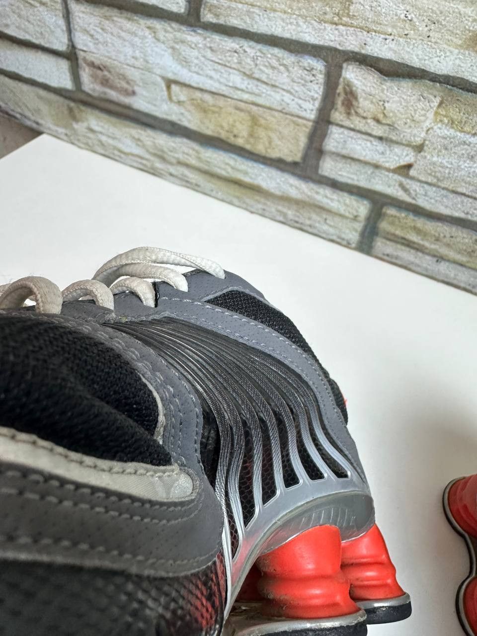 Nike Nike Shox R4 Mens Vintage Rare Y2K Size US 8 / EU 41 - 9 Thumbnail