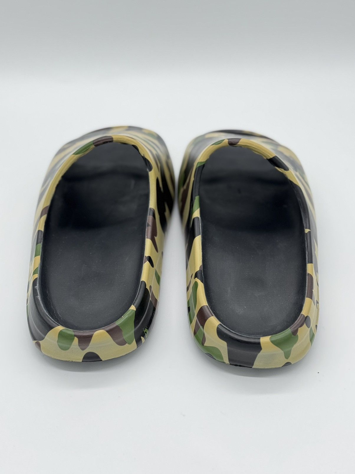 Bape Bape 1st camo slides yellow camo Size US 10 / EU 43 - 3 Thumbnail
