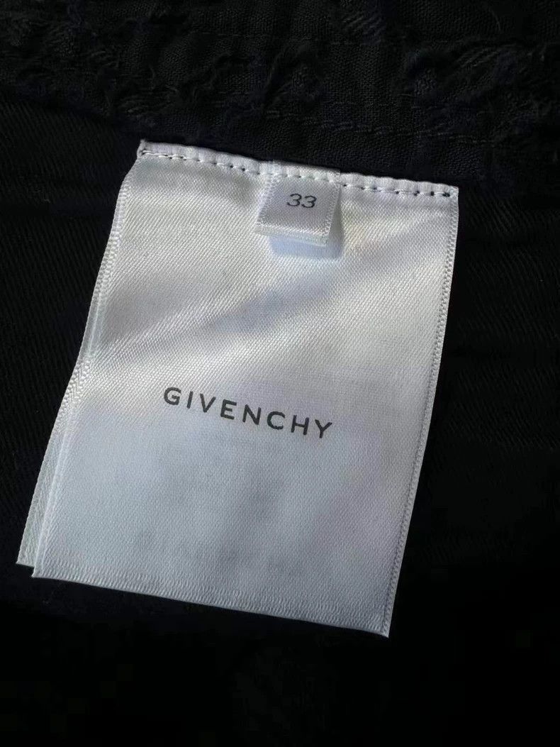 Givenchy Givenchy Black 4G embossed full print distressed jeans Size US 33 - 7 Thumbnail