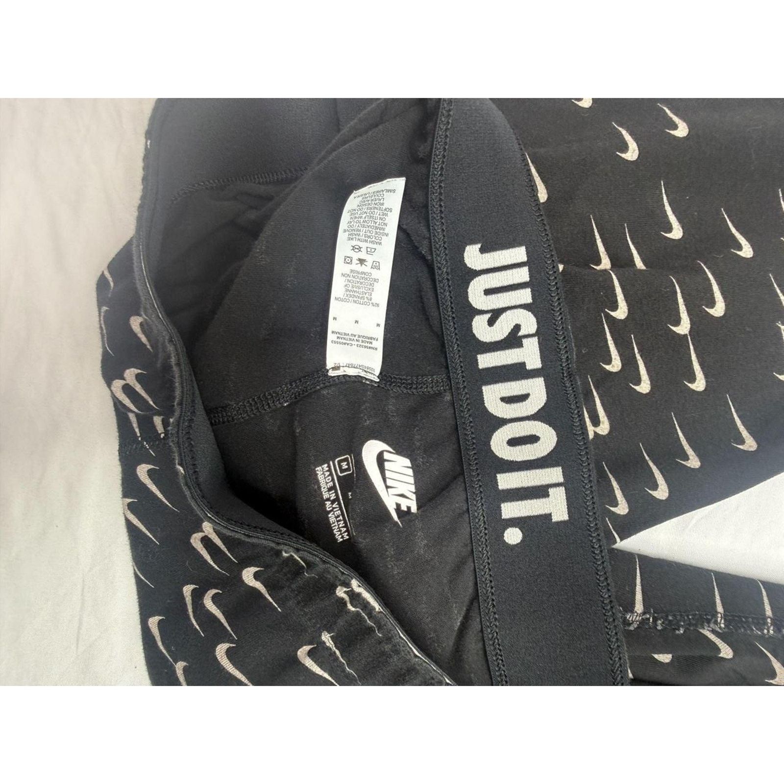 Nike Nike womens sportswear leg a see metallic Size 28" / US 6 / IT 42 - 3 Thumbnail