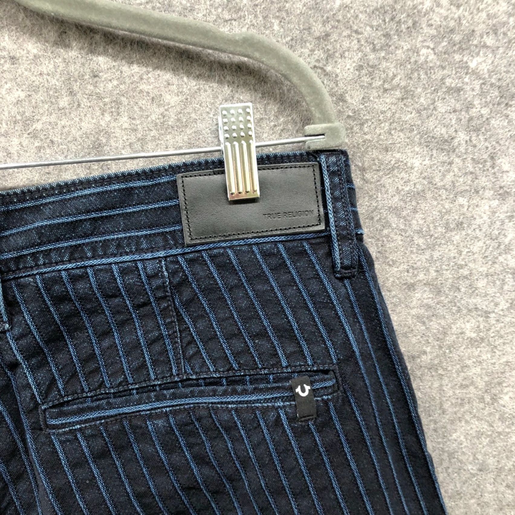 True Religion True Religion Devin Cropped Jeans Mens 32 Blue Striped Dark Wash Denim 5-Pocket Design Sneakers? (No) Size US 32 / EU 48 - 7 Thumbnail