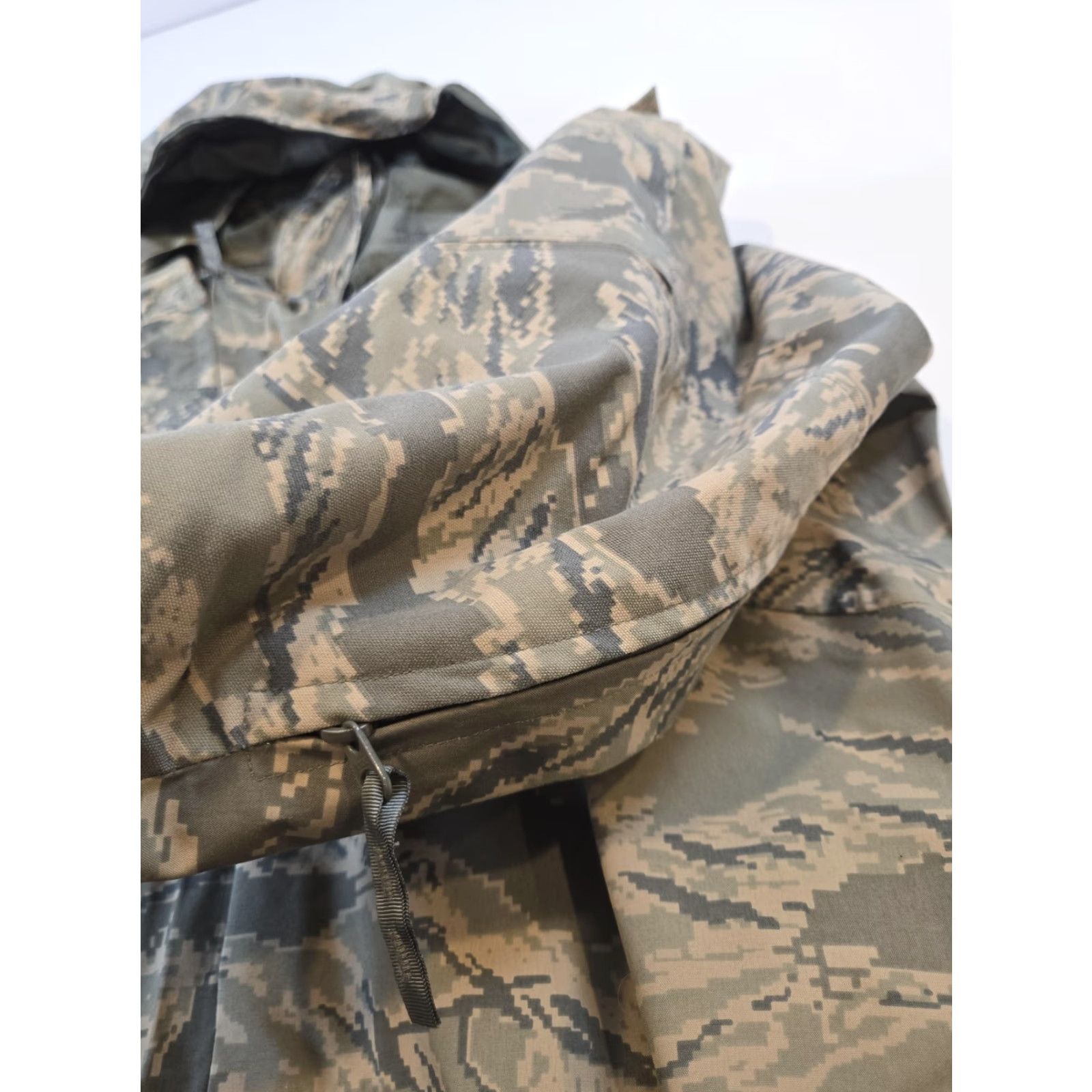 Vintage USAF APECS Gore-Tex Parka Jacket Mens Large Long ABU Camo Hooded Made in USA Size US L / EU 52-54 / 3 - 5 Thumbnail