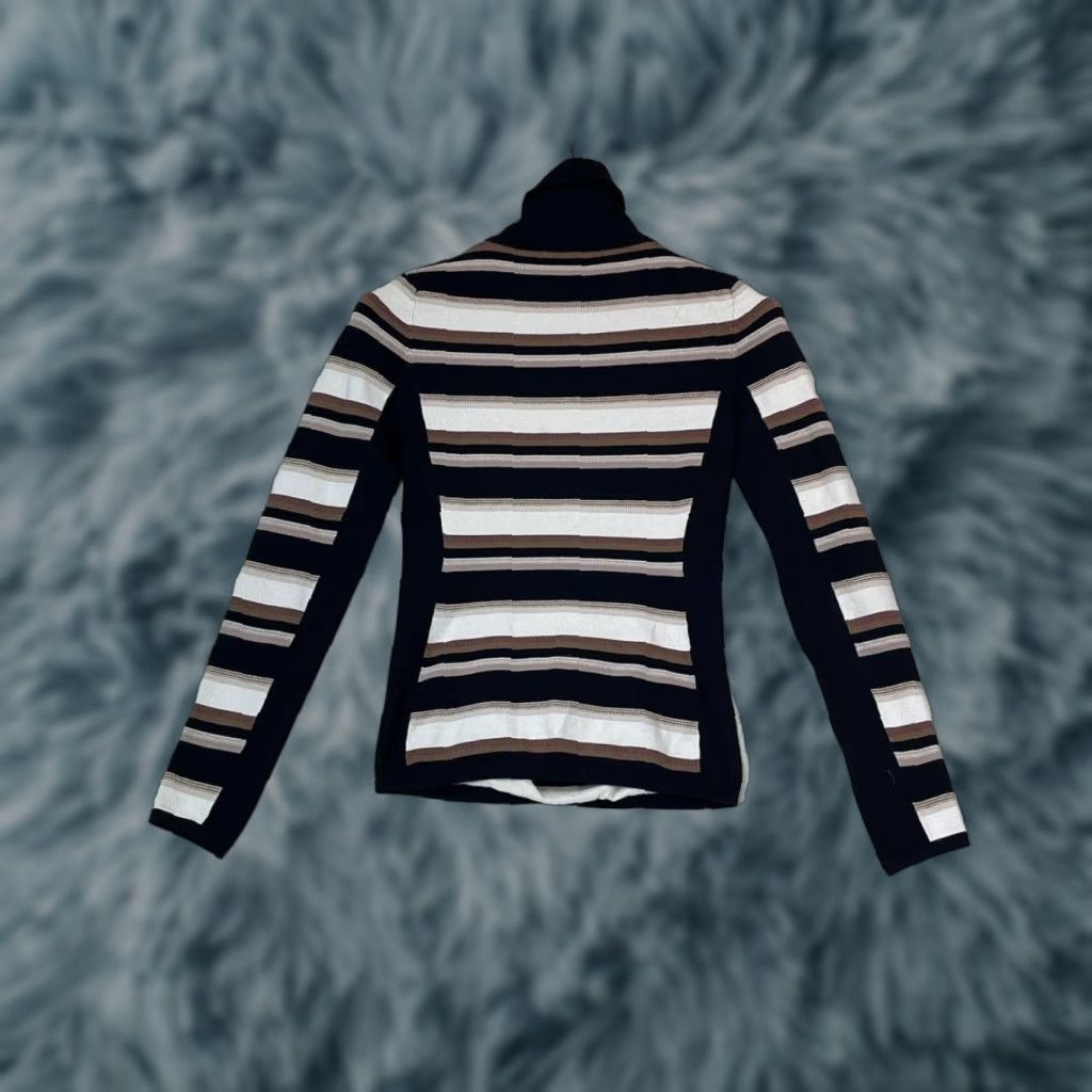 Karen Millen Karen Millen Sweater Women Size 2 Striped V-Neck Wool Pullover Size XS / US 0-2 / IT 36-38 - 1 Thumbnail