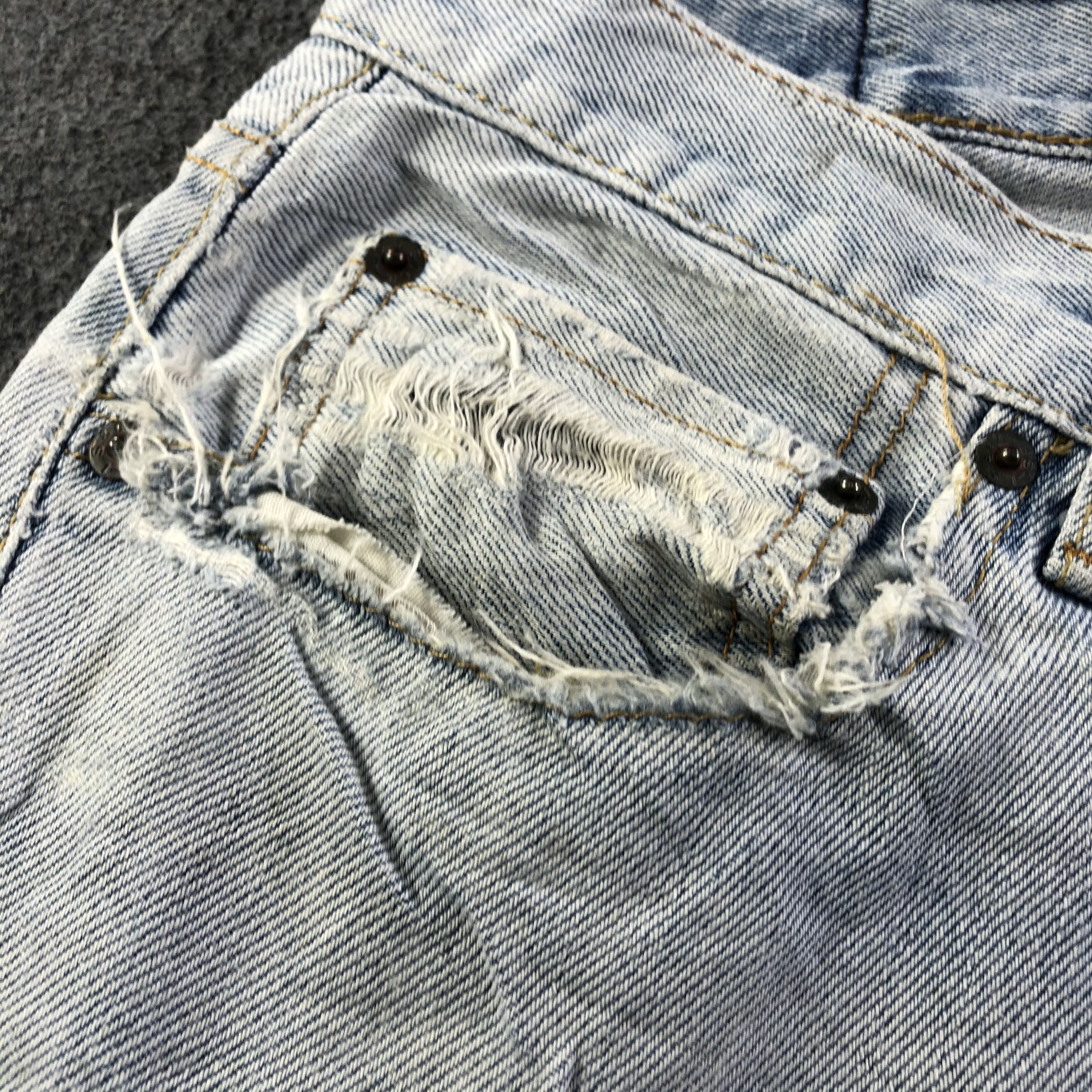 Levi's Vintage Light Wash Levis 550 Jeans-J3790 Size US 34 / EU 50 - 8 Thumbnail