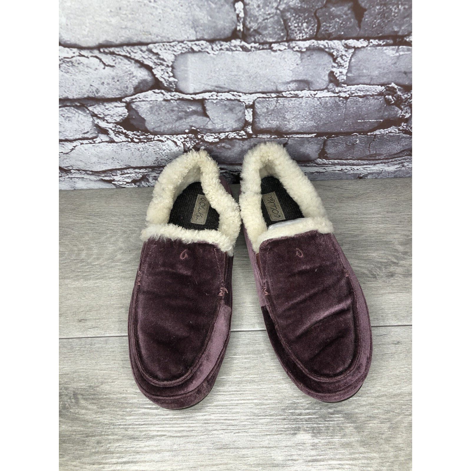 Olukai OluKai Ku'una Lanui Red Ginger Velvet Sheep Fur Slippers Wom Size US 10 / IT 40 - 11 Thumbnail