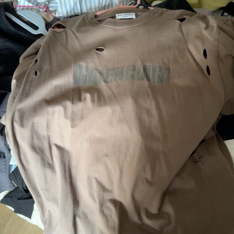 Balenciaga Balenciaga Ripped Short Sleeve T-Shirt, Size S Size US S / EU 44-46 / 1 - 1 Thumbnail