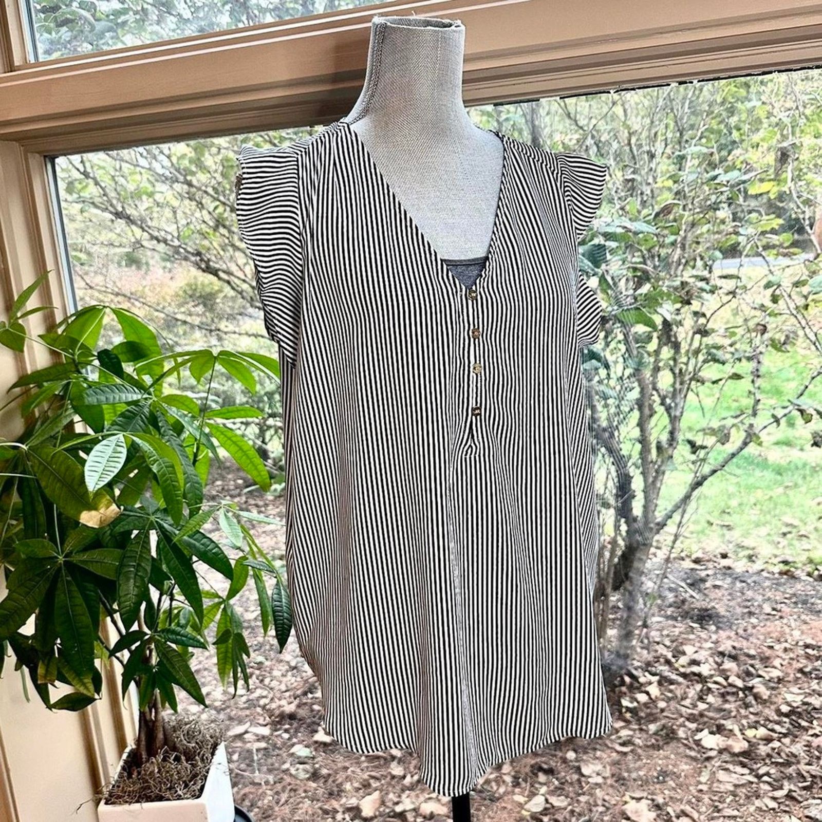 Ann Taylor oversize black white stripe referee sleeveless blouse Size L / US 10 / IT 46 - 1 Thumbnail
