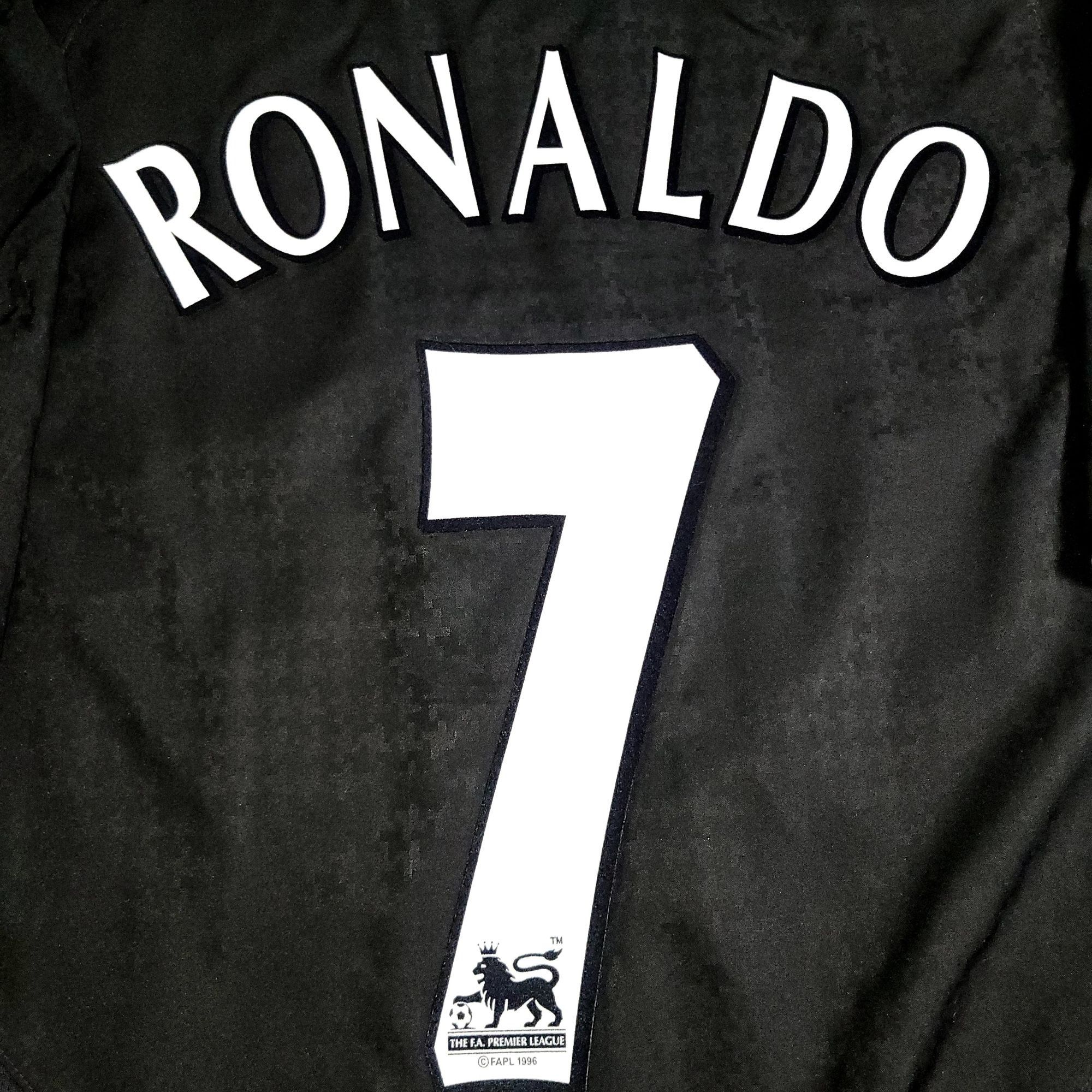 Nike Ronaldo Manchester United 2004 2005 Away Soccer Jersey M Size US M / EU 48-50 / 2 - 5 Thumbnail