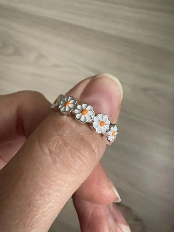 Other Daisy Flower Ring - Adjustable Statement Jewelry Size ONE SIZE - 2 Thumbnail