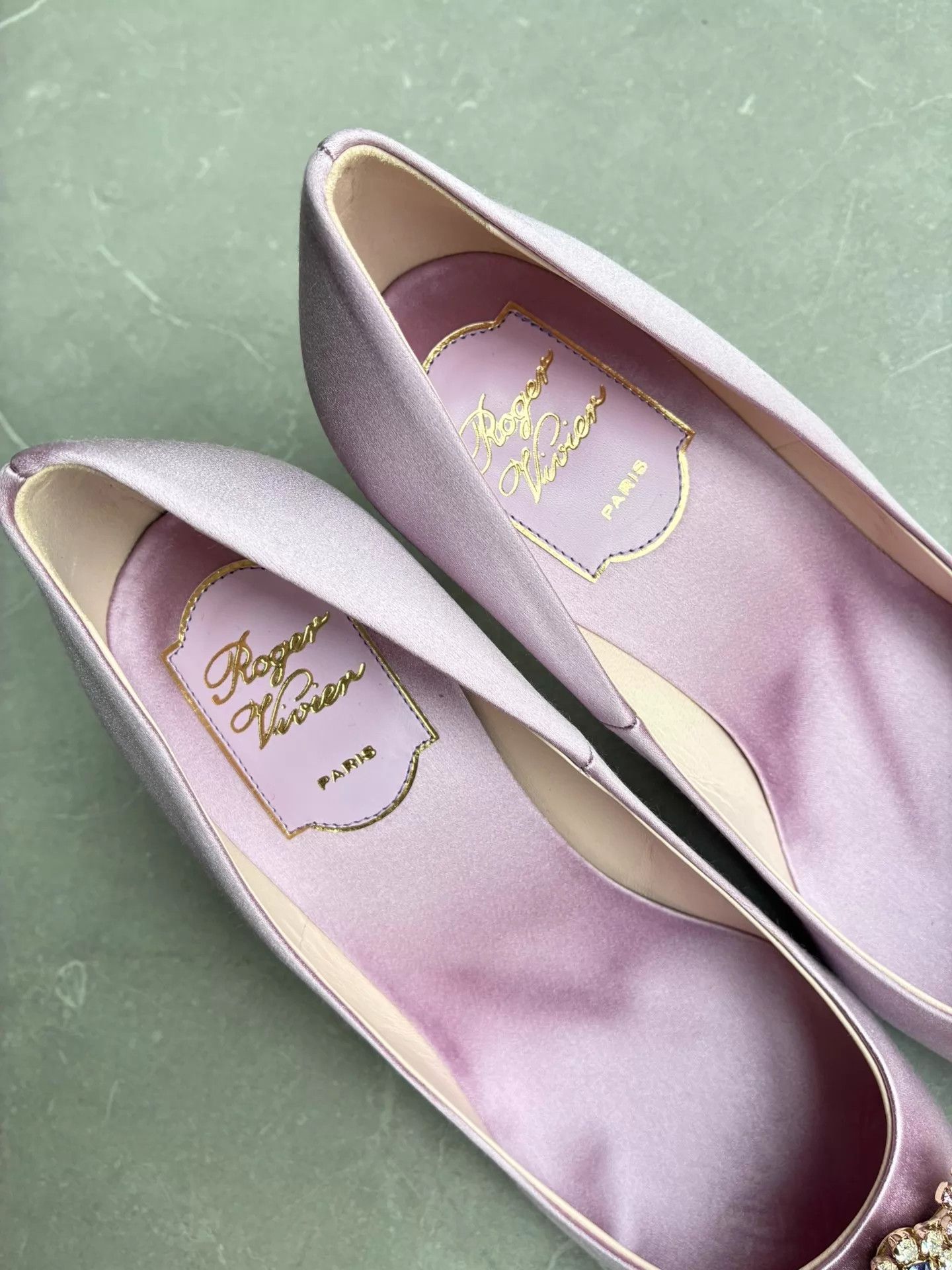 Roger Vivier Roger Vivier New Satin Pumps 36 Lilac Crystal Toe Size US 5.5 / IT 35.5 - 5 Thumbnail