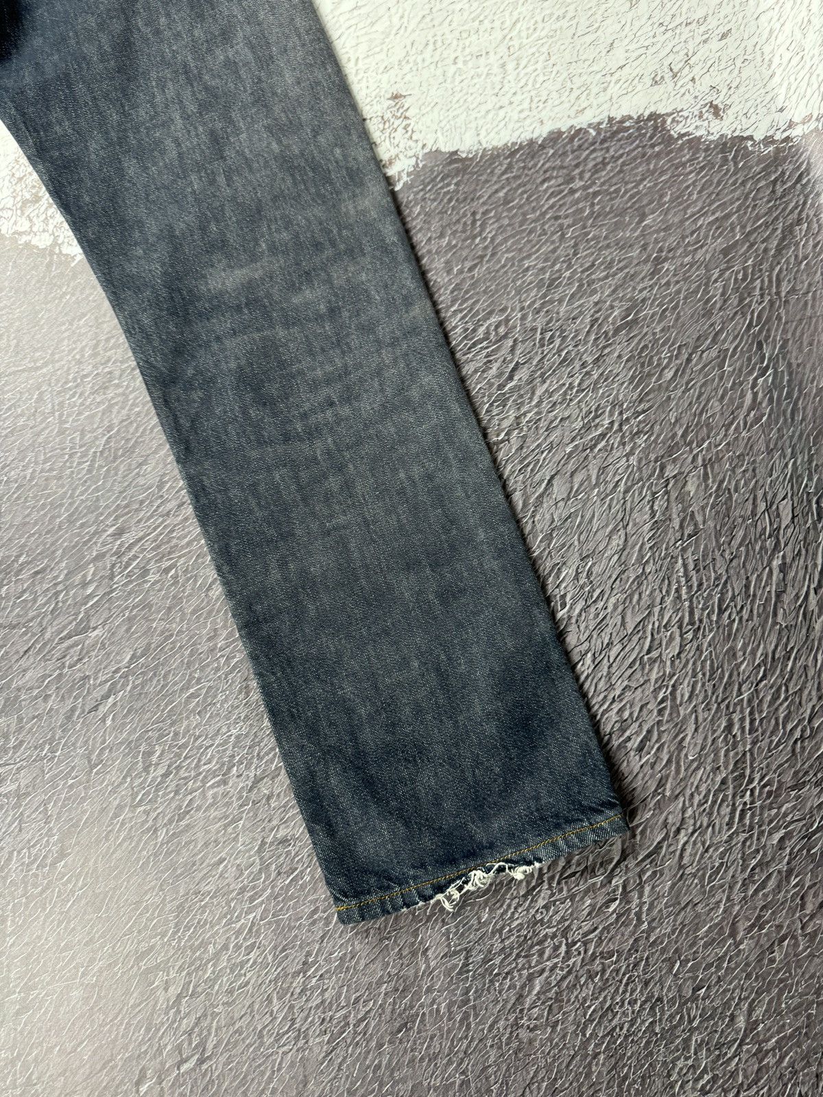 Levi's Levi’s 501 vintage y2k indigo blue faded distressed jeans Size US 33 - 14 Thumbnail