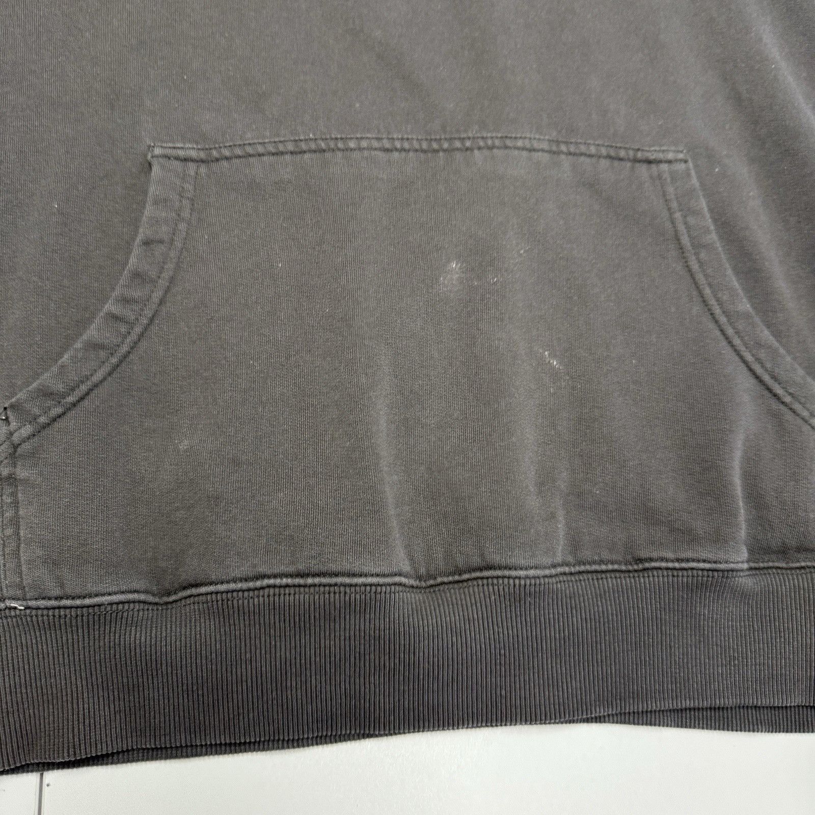 RVCA RVCA Hoodie Sweatshirt Mens Medium Faded Black Surf Skate Size US M / EU 48-50 / 2 - 6 Thumbnail